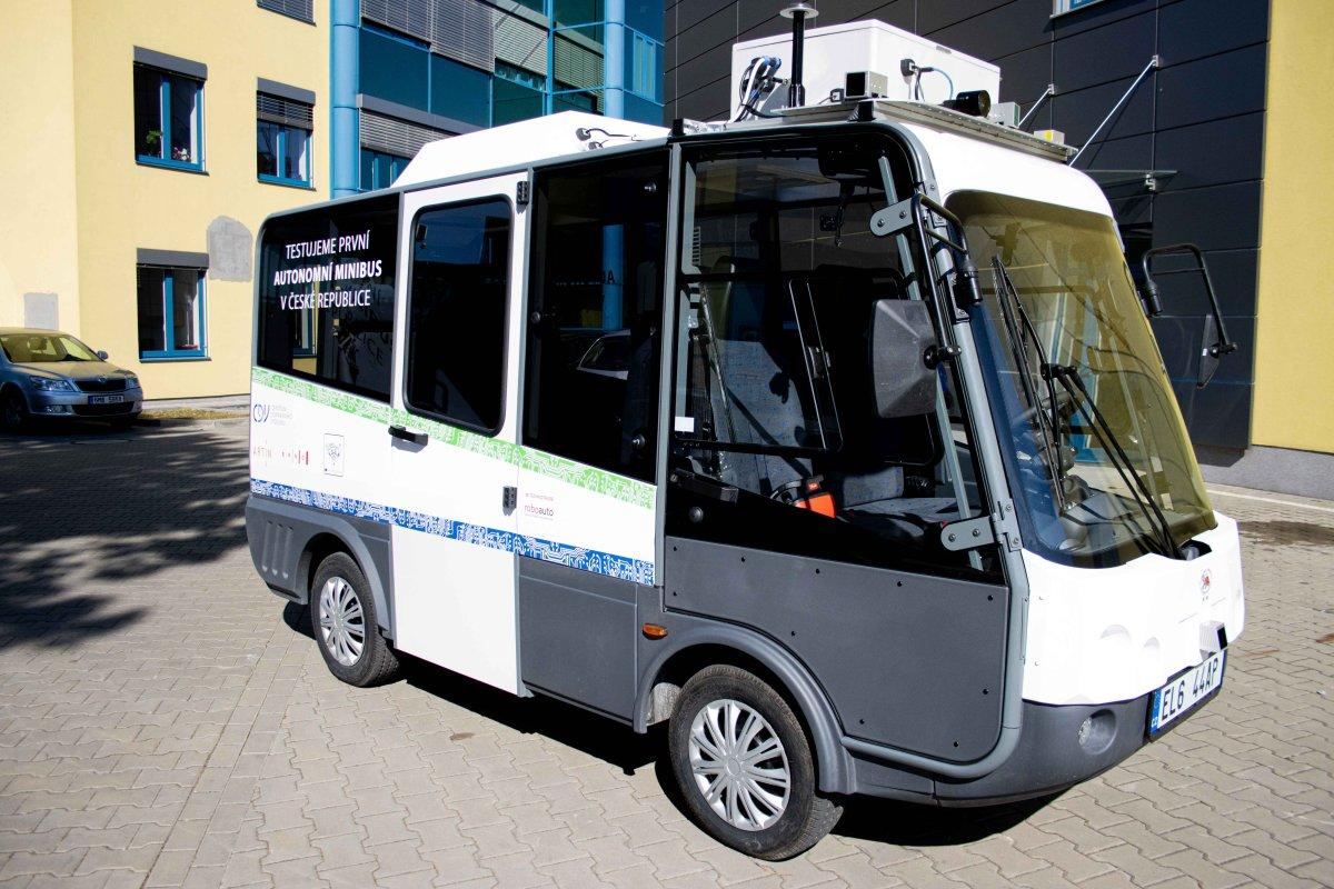 Autonomní elektrický minibus