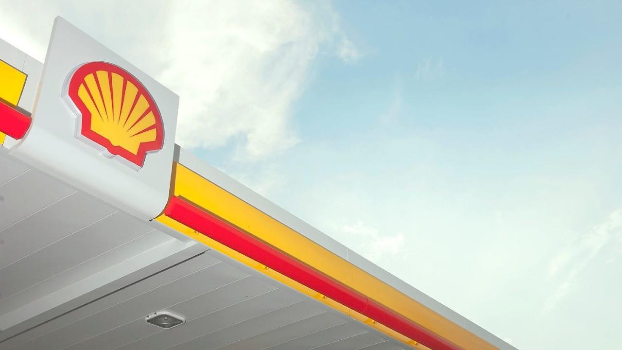 Pozdě, ale přece. Shell konečně přestává nakupovat ruskou ropu a plyn