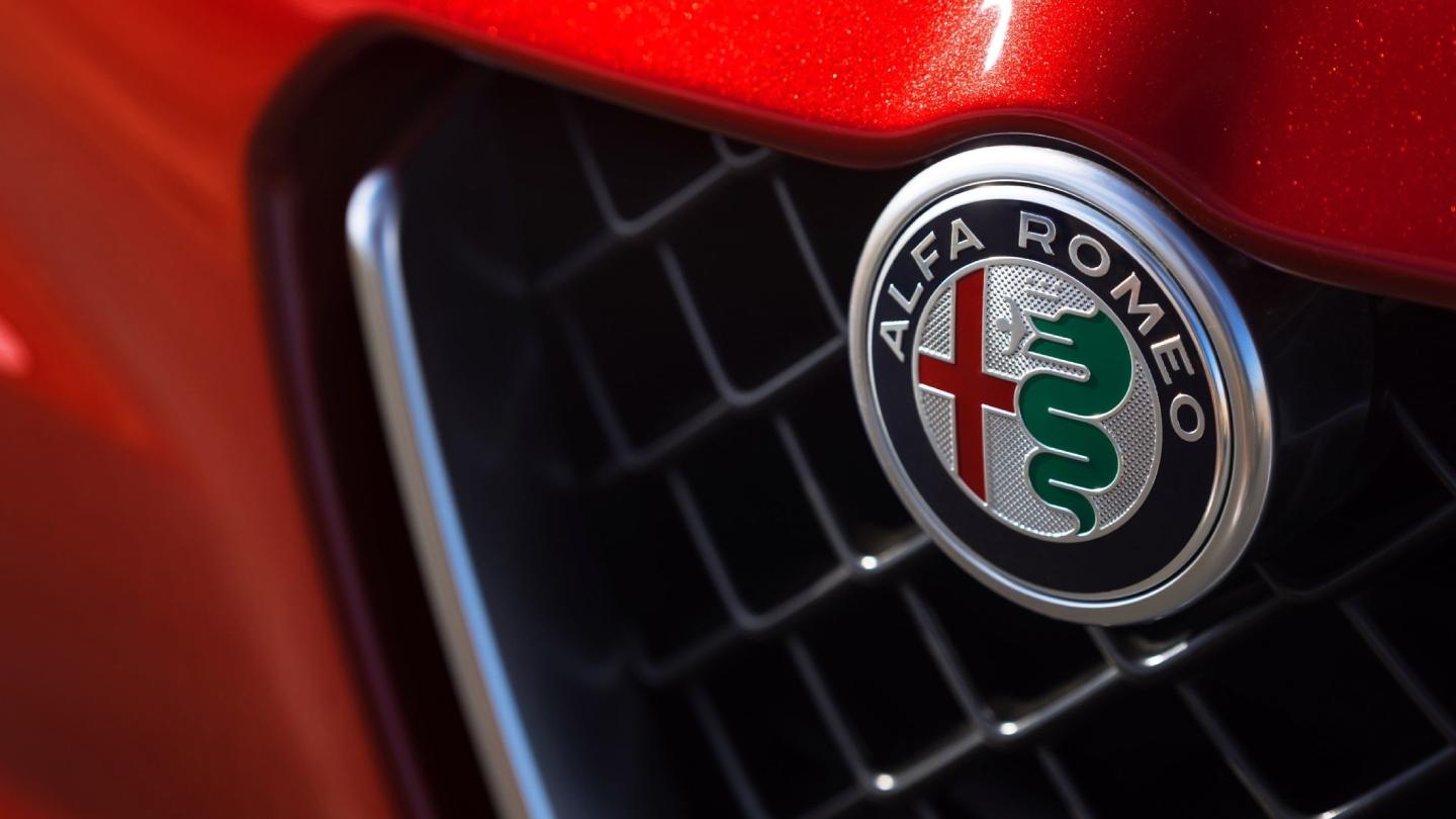 Alfa Romeo chystá první elektromobil až pro rok 2024. Na co se těšit?