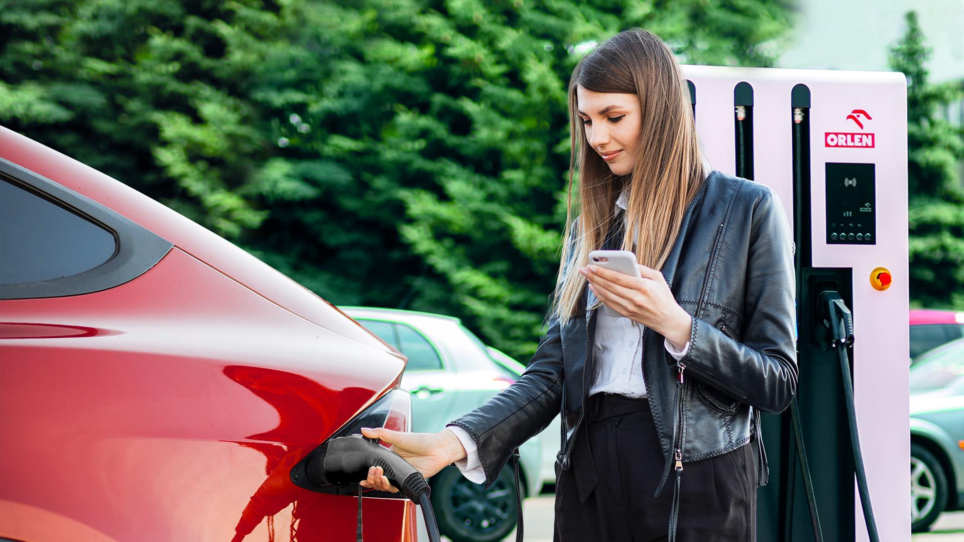 Zabíjí elektromobilitu v Česku. Energetické firmy tvrdí něco, ale dělají opak