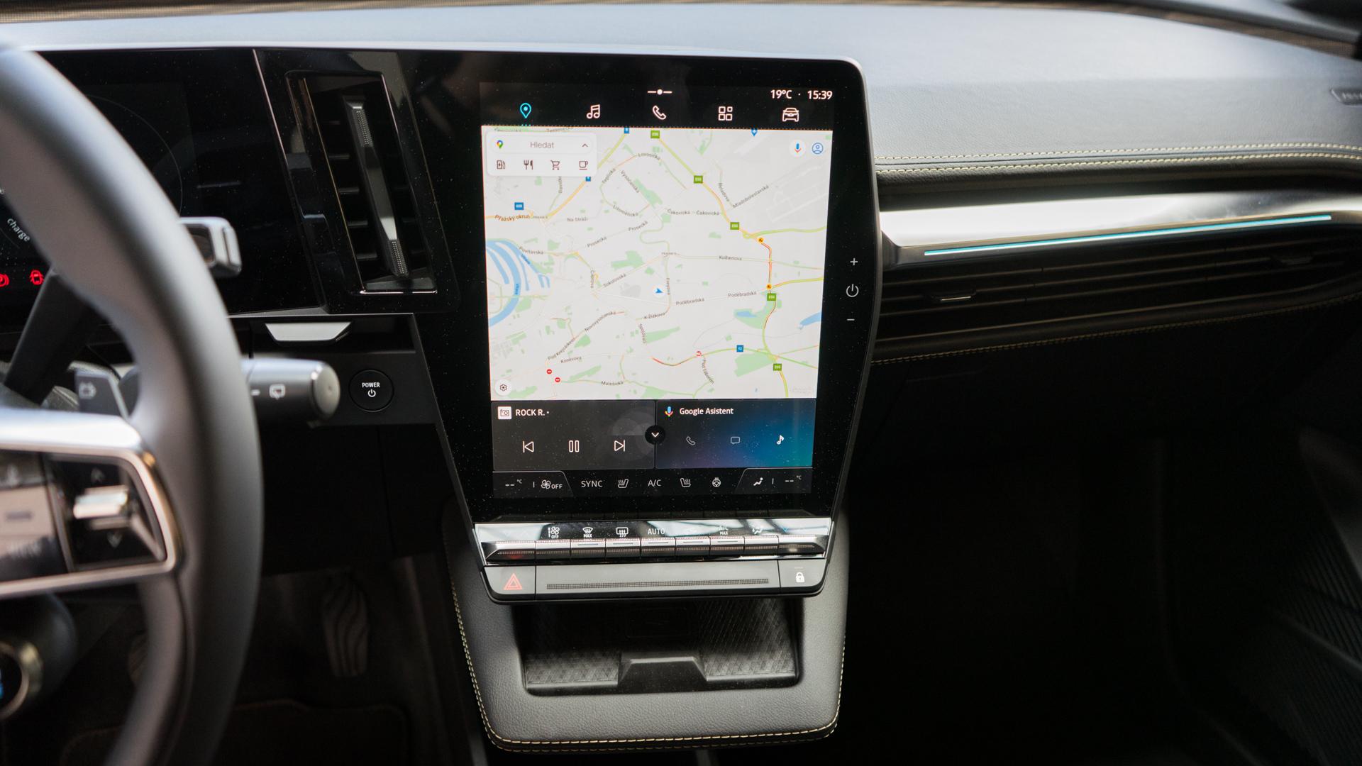Středový displej Renaultu Megane E-Tech využívající Android Automotive