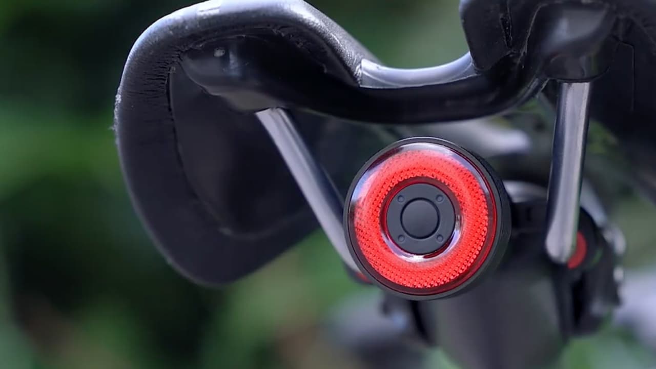 Chytré světlo na elektrokolo od firmy Rockbros