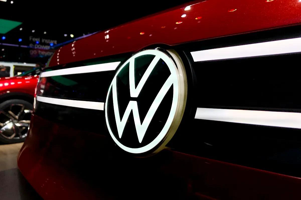 Šéf Volkswagenu se chvástá, že do pár let předběhne Teslu v prodejích elektromobilů