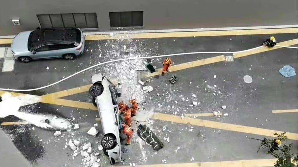 Nehoda elektromobilu NIO ET5