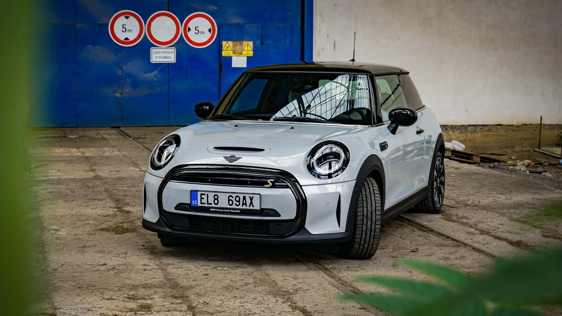 Test nabíjení Mini Cooper SE (2022) – Retro se projevilo i v rychlosti nabíjení