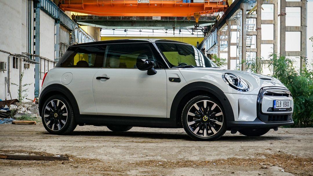 Mini Cooper SE (2022), boční pohled