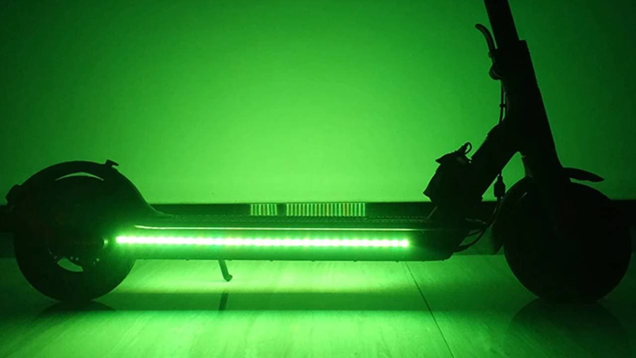 Barevná LED páska na elektrokoloběžky