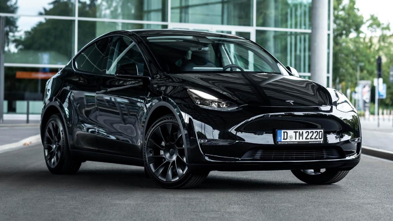 Tesla Model Y dostala svoji levnější verzi. Bude to další bestseller?