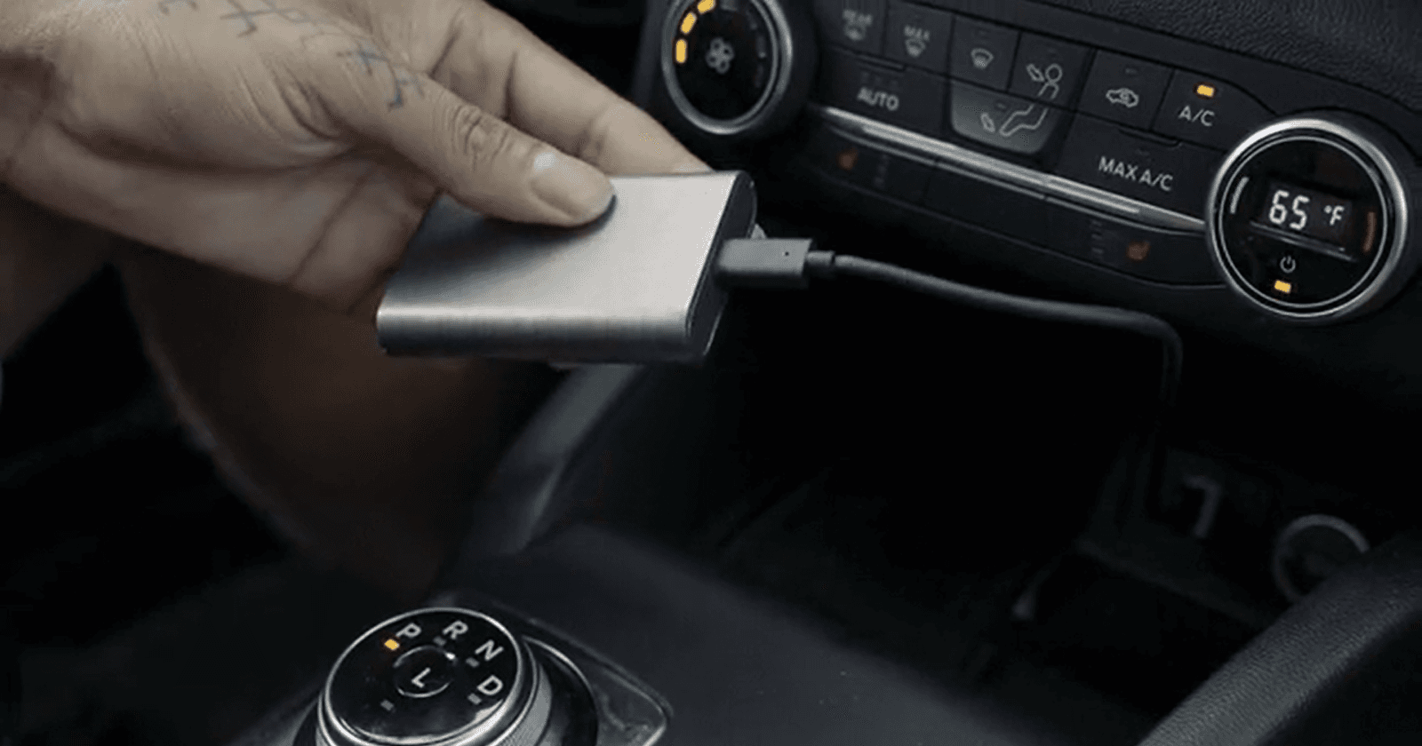 CarGenie bezdrátové Android Auto i Apple CarPlay