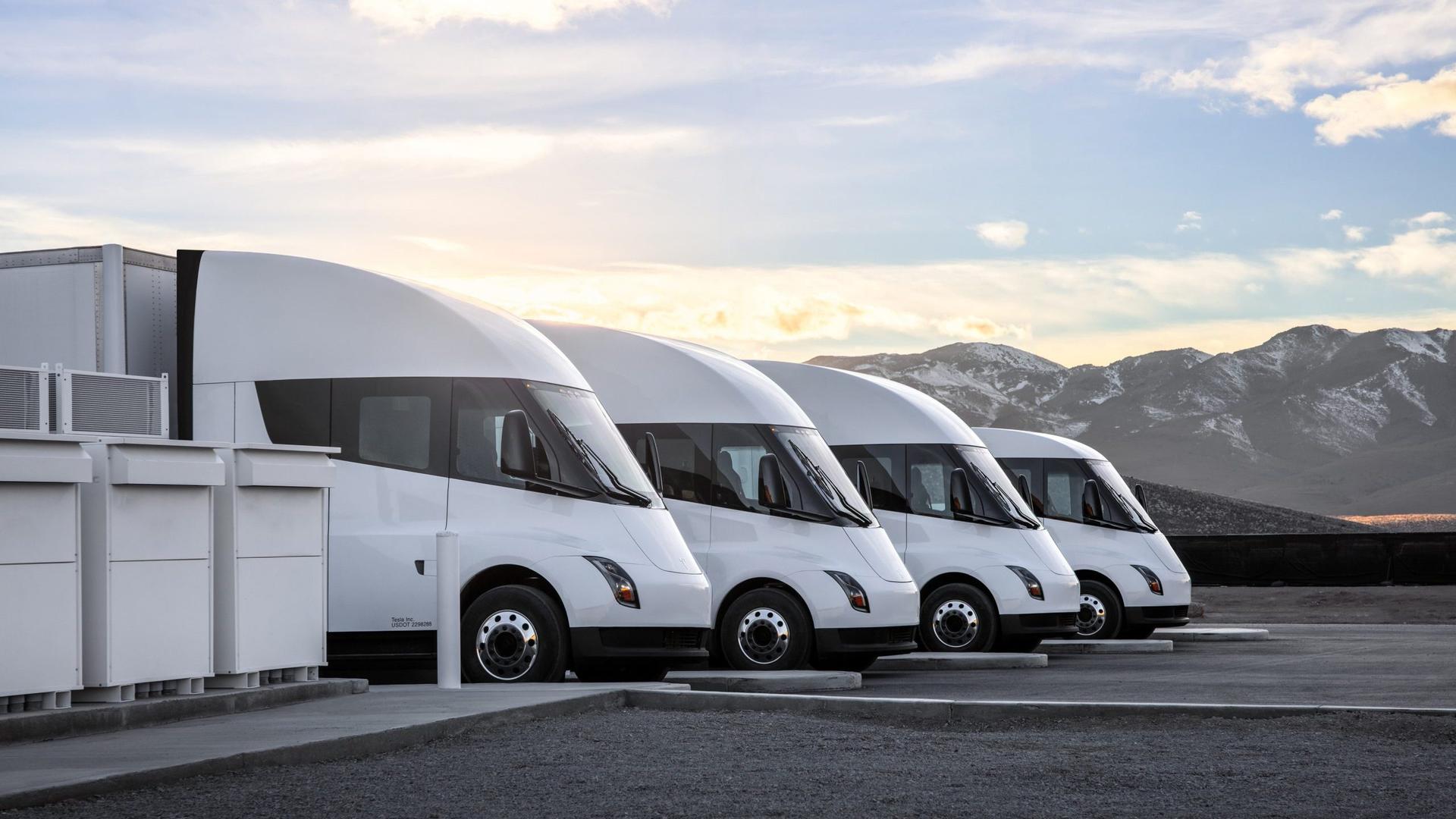 Elektrický tahač Tesla Semi