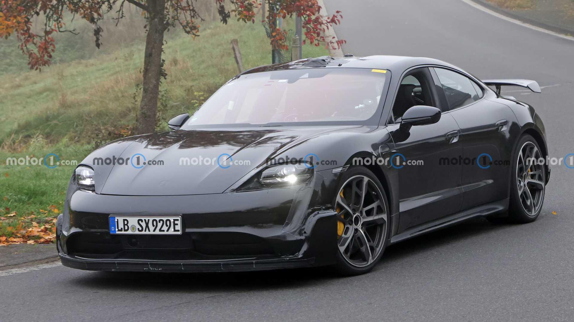 Vyhlížíte Taycan Turbo GT? Nechte si o něm zdát dál, teď je na řadě „jen” facelift