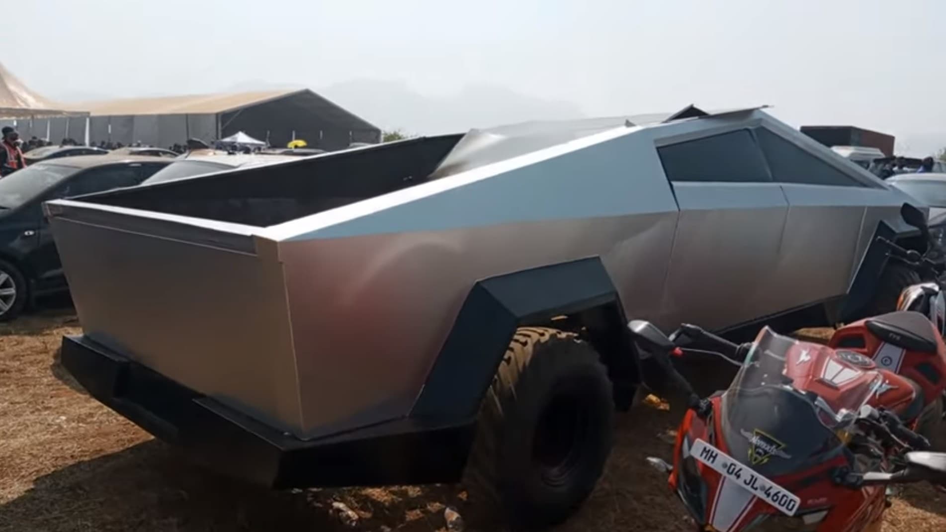 Tesla Cybertruck z Indie