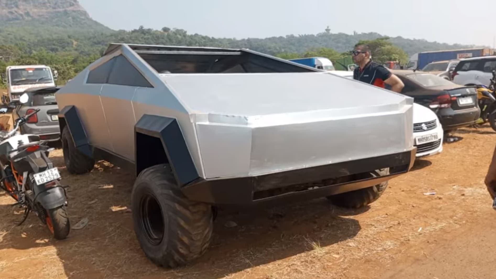 Tesla Cybertruck z Indie