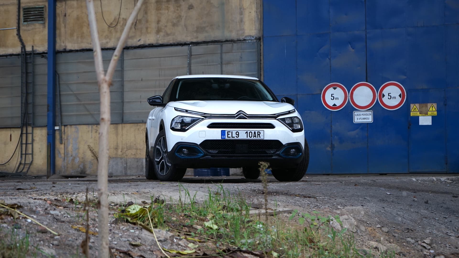 Citroën ë-C4 vypadá na fotkách moc hezky