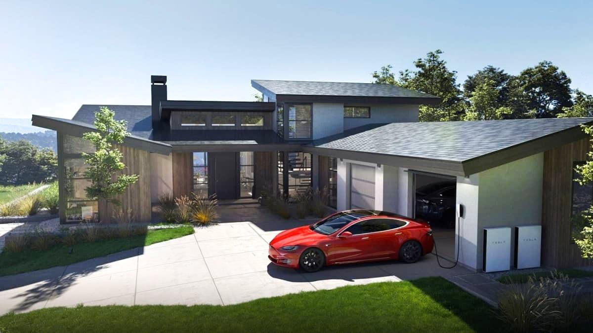 Nabíjení elektromobilu Tesla na domácí fotovoltaice