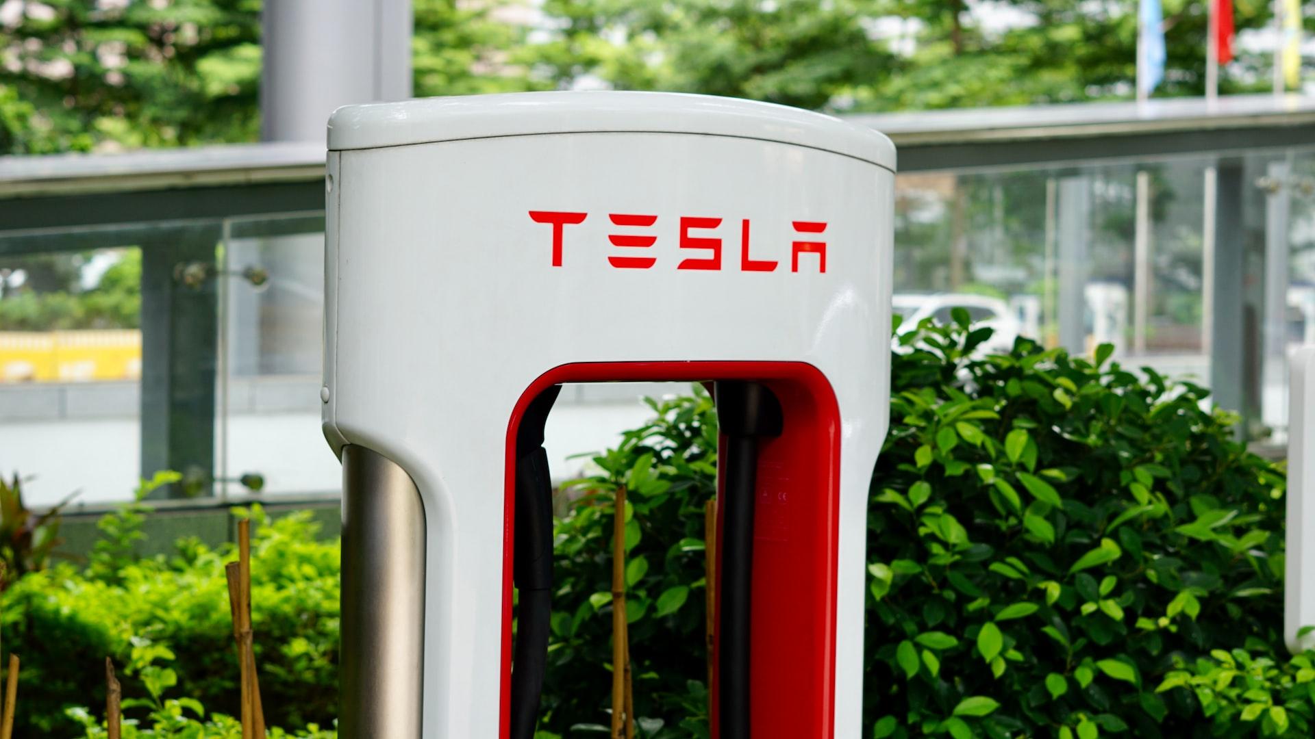 Tesla otevírá Superchargery všem elektromobilům, tentokrát v Austrálii