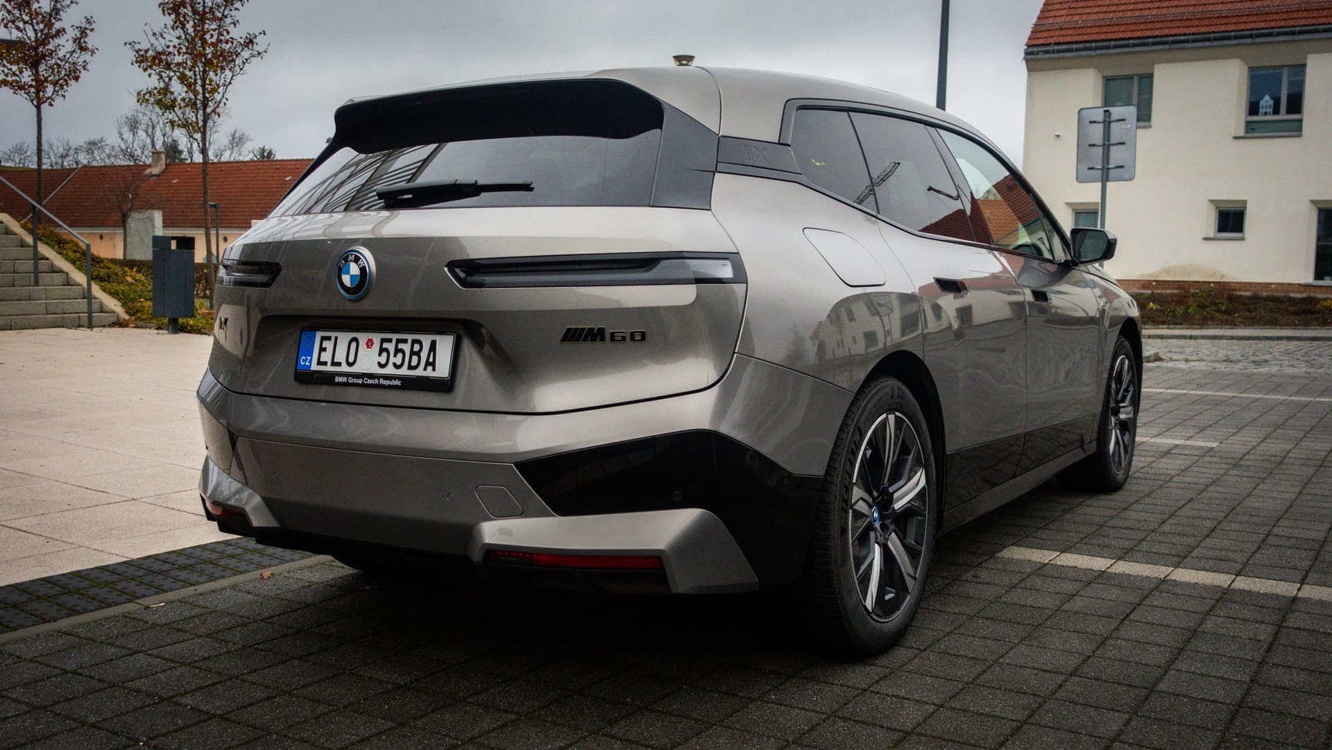 BMW iX M60