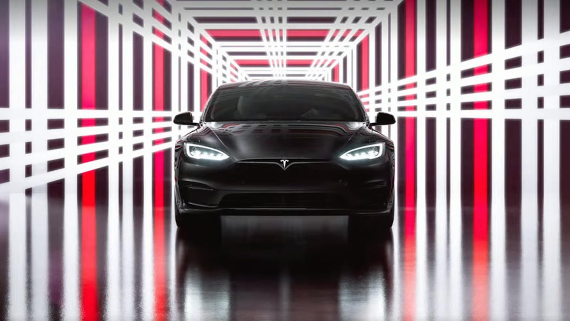 Zákazníci se dočkali. Tesla doručuje první Modely S/X Plaid v Evropě