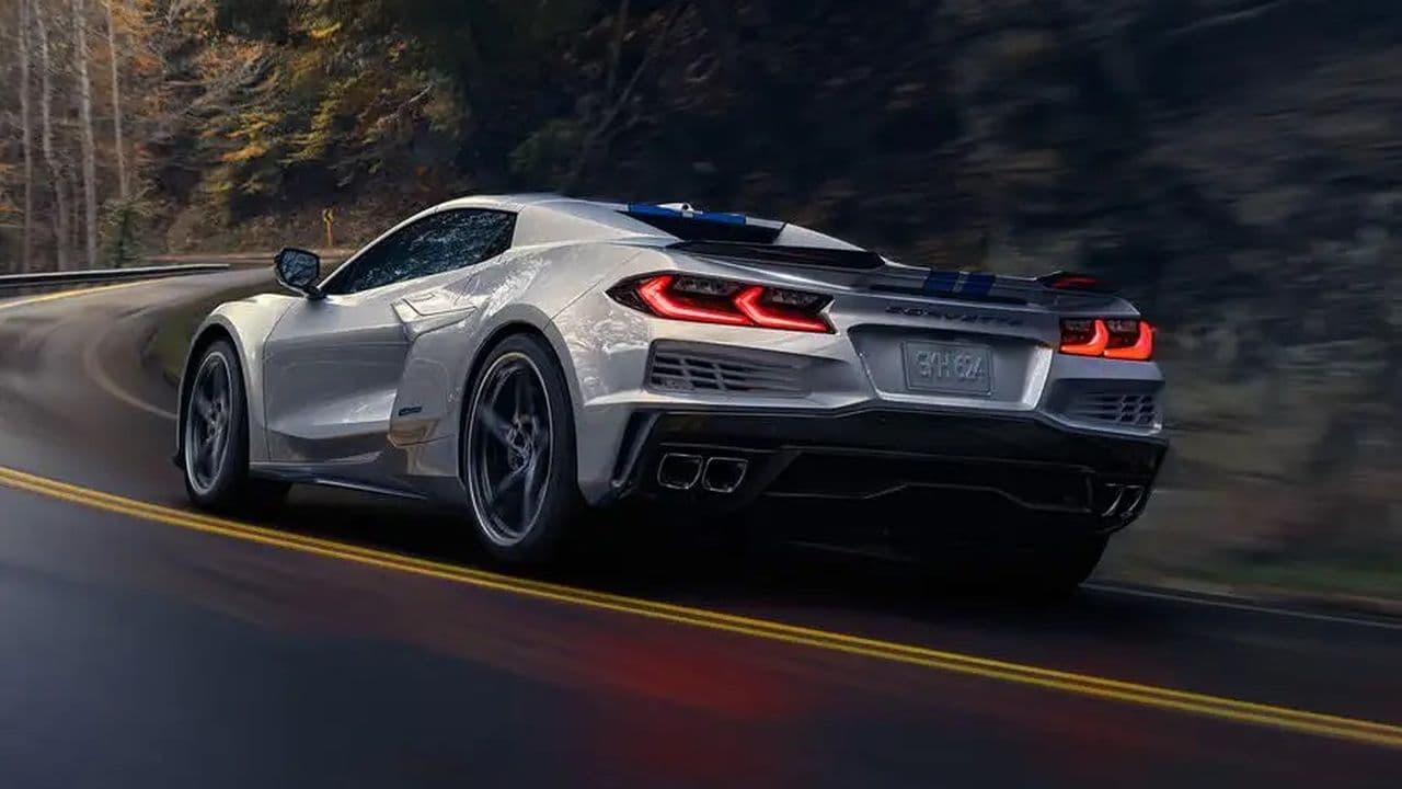 Chevrolet Corvette E-Ray zezadu