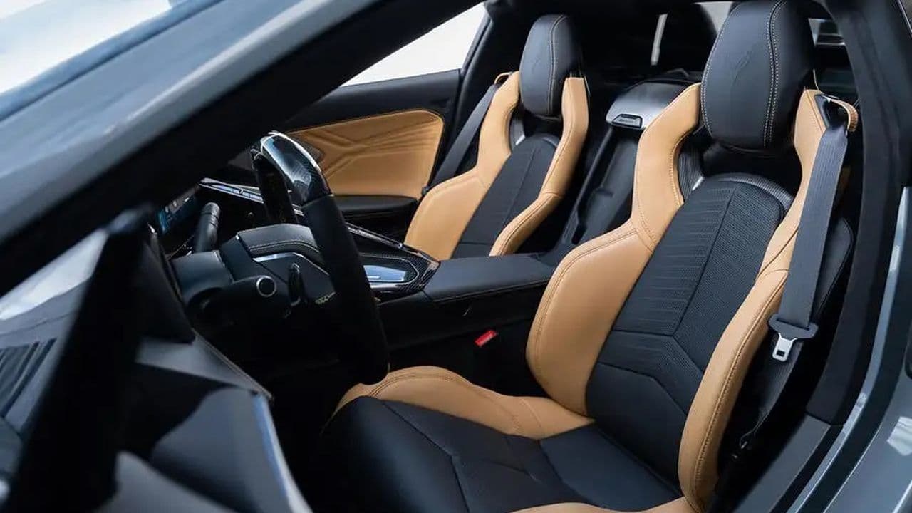 Chevrolet Corvette E-Ray interiér