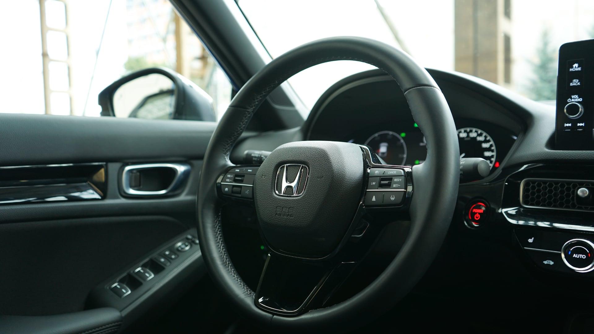 Honda Civic H:EV test