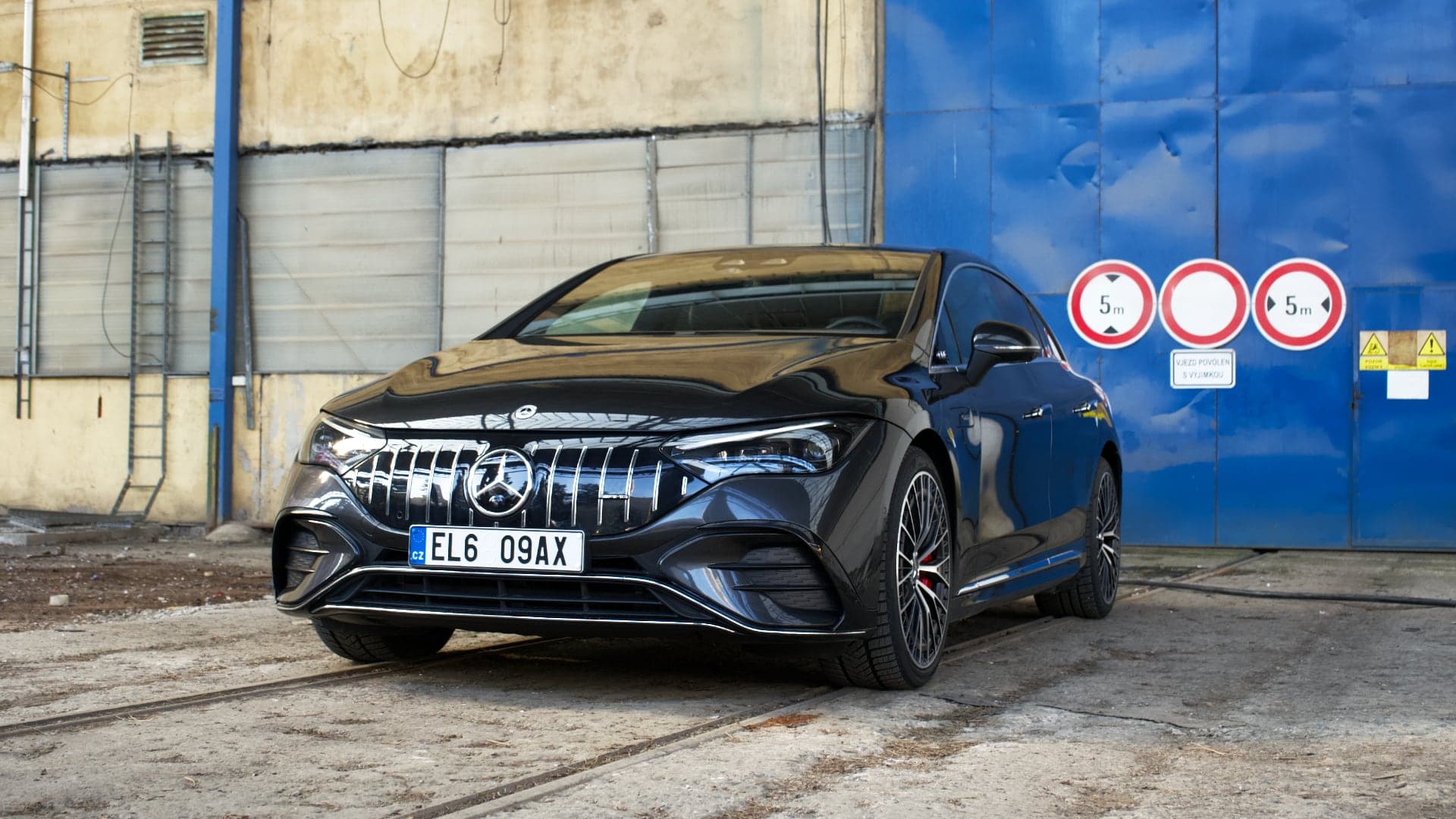 Mercedes-AMG EQE test
