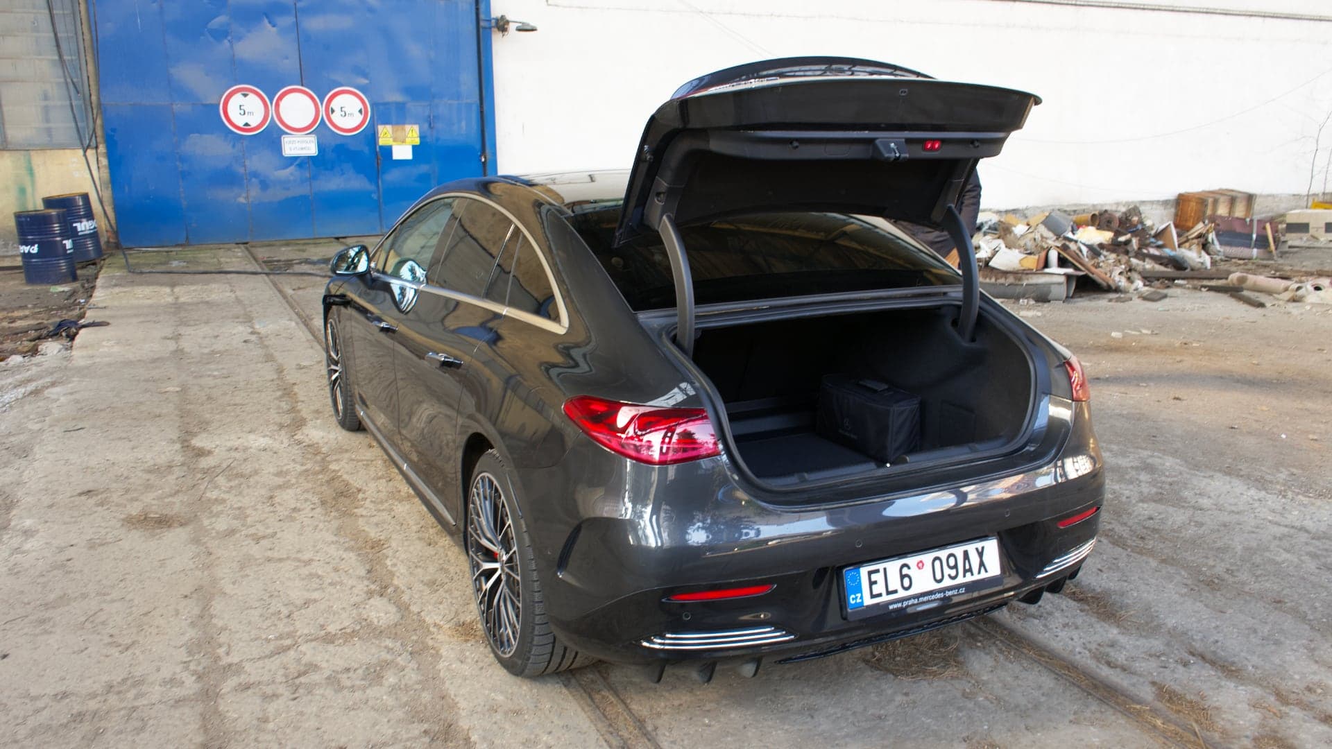 Mercedes-AMG EQE test