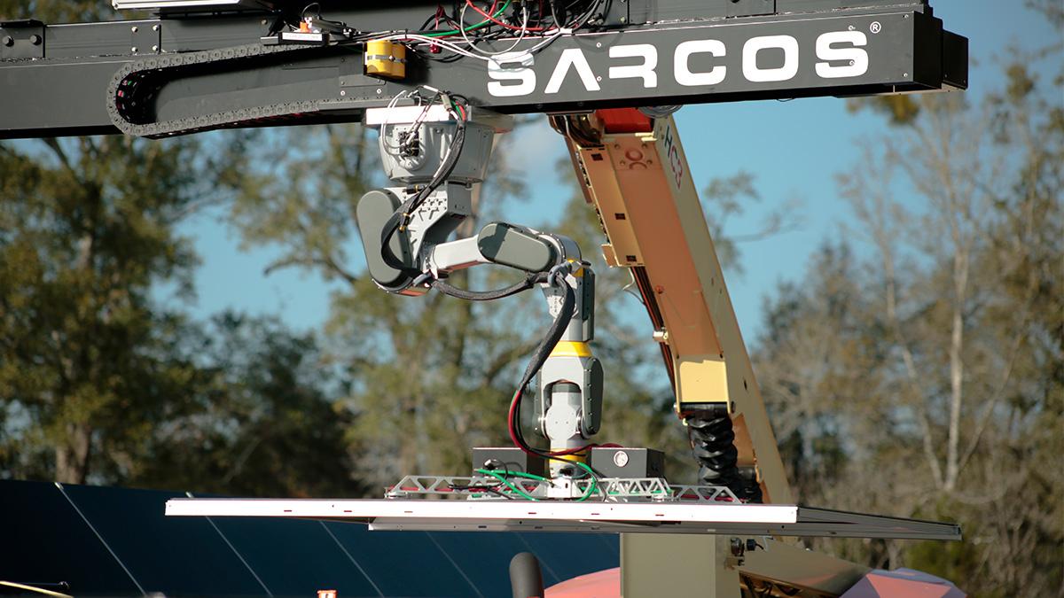 Autonomní robot Sarcos