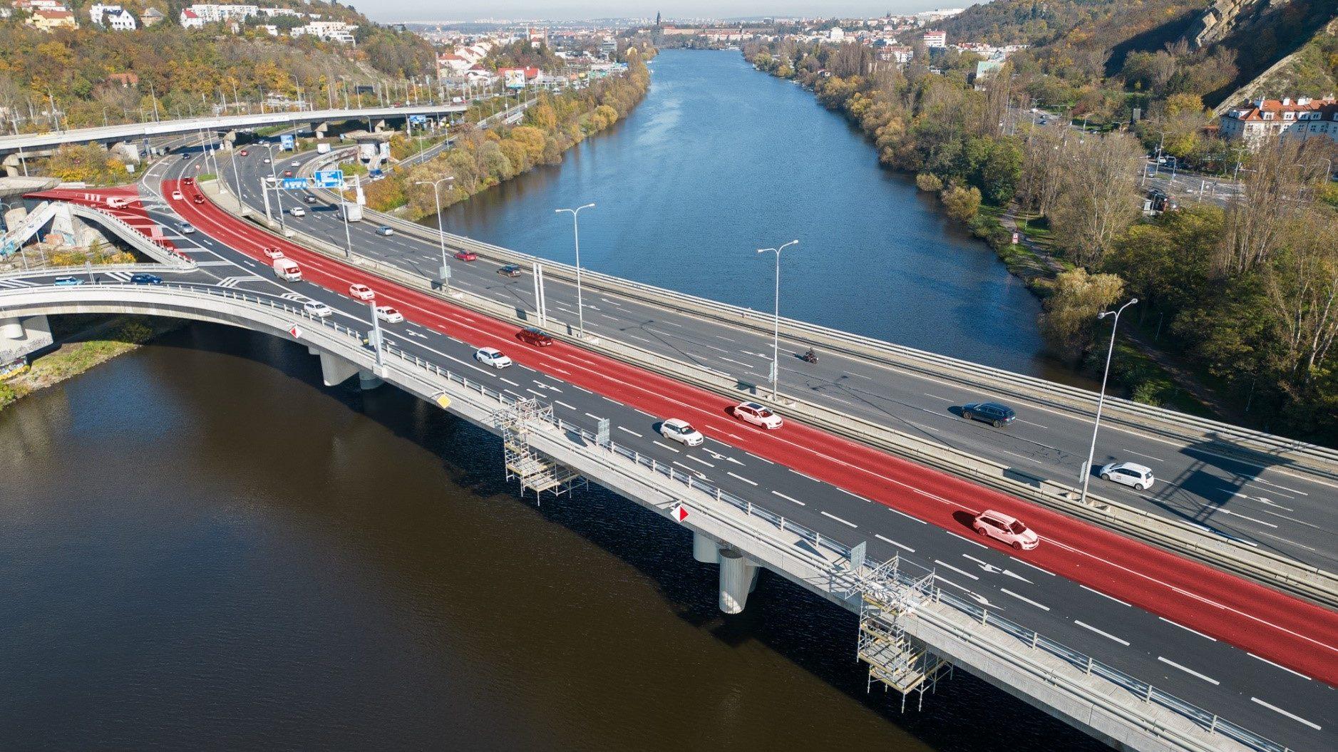 Barrandovský most – rekonstrukce má skončit již letos, tedy o rok dříve