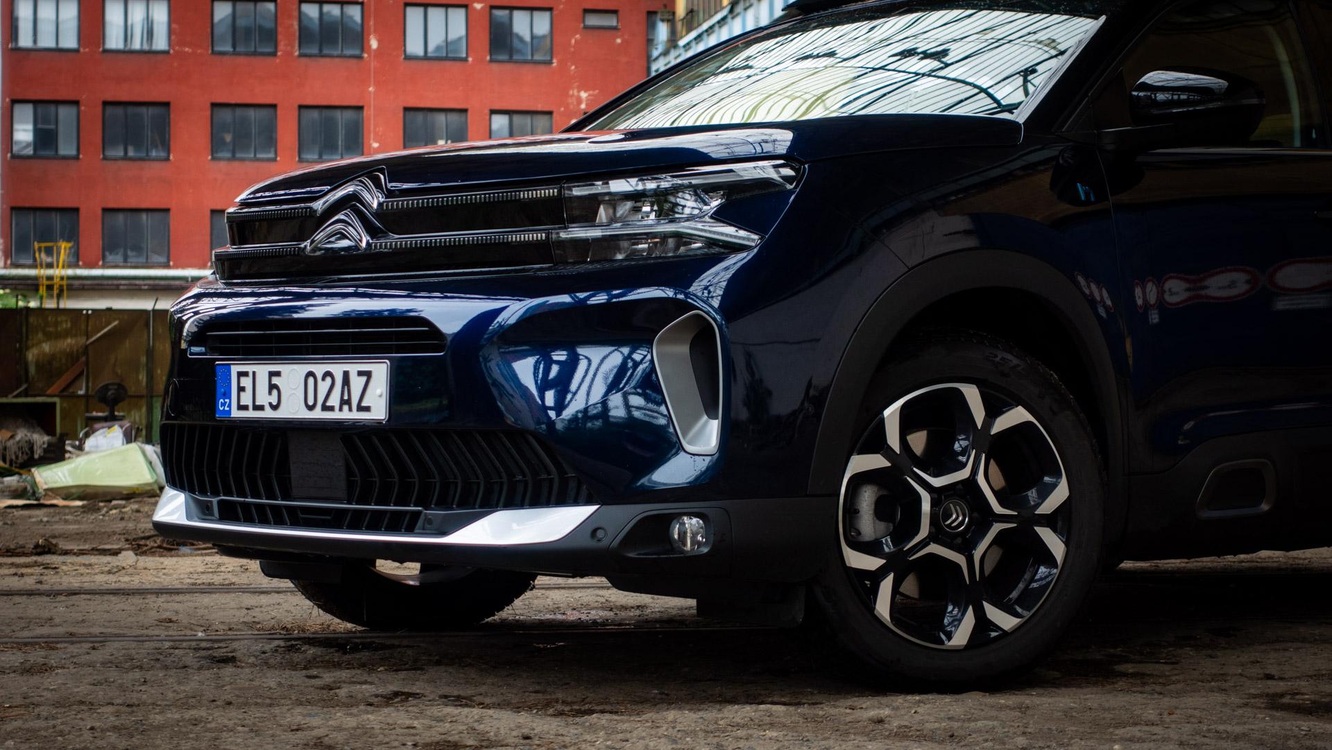 Co by udělalo z Citroënu C5 Aircross téměř dokonalý plug-in hybrid?