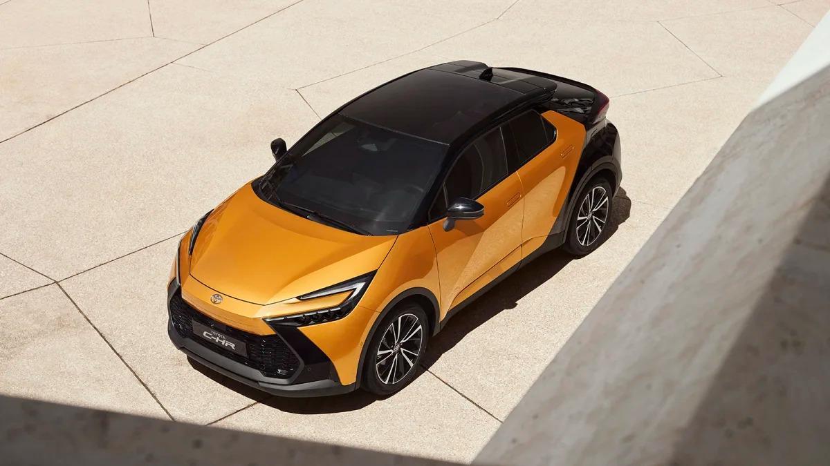 Nová Toyota C-HR oficiálně – Šmrncovní hybrid, který je poprvé i ve verzi do zásuvky