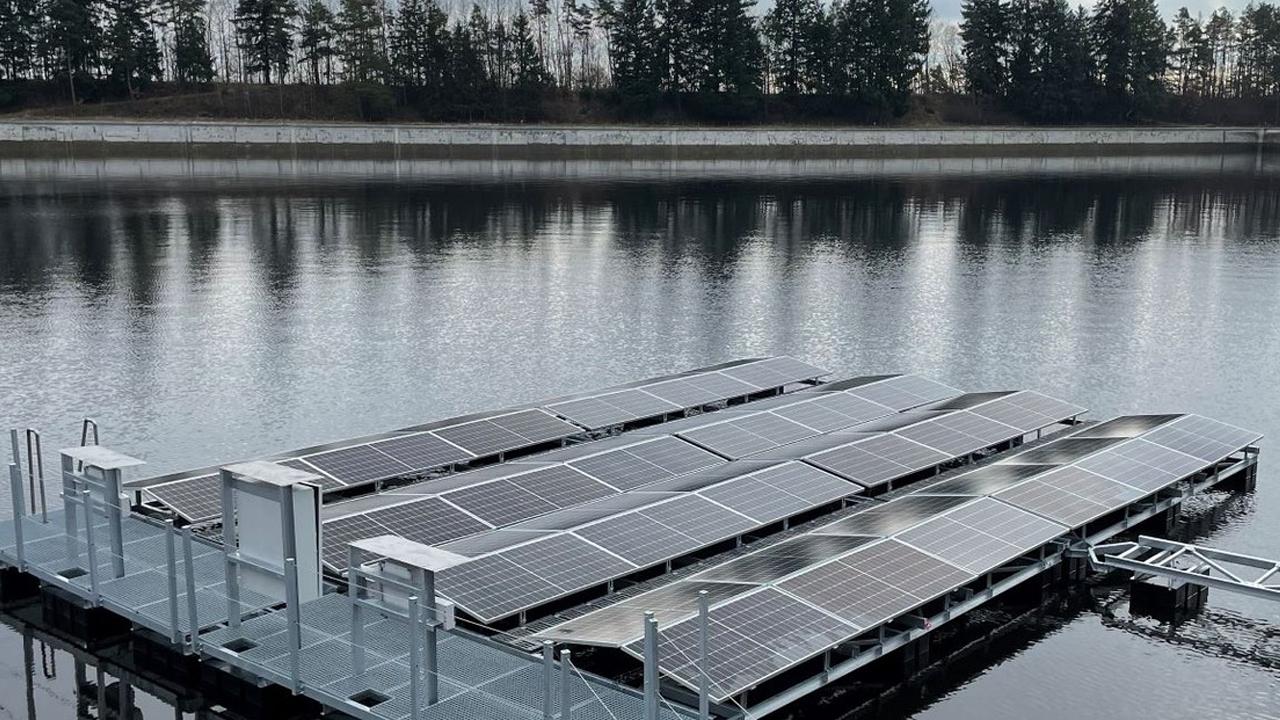 Plovoucí fotovoltaická elektrárna