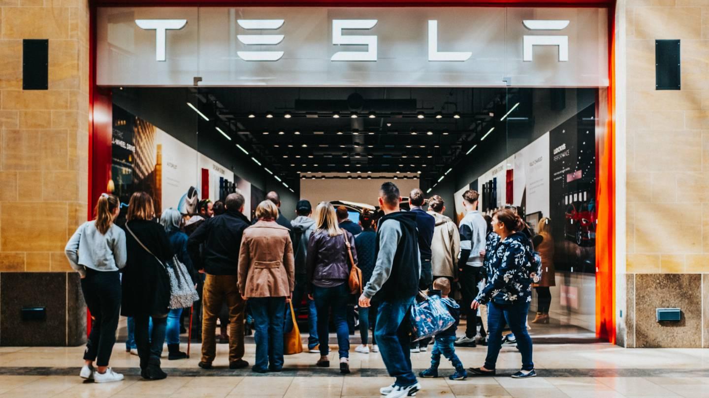 V Brně vyroste nový Tesla Store. Automobilka už hledá nové zaměstnance