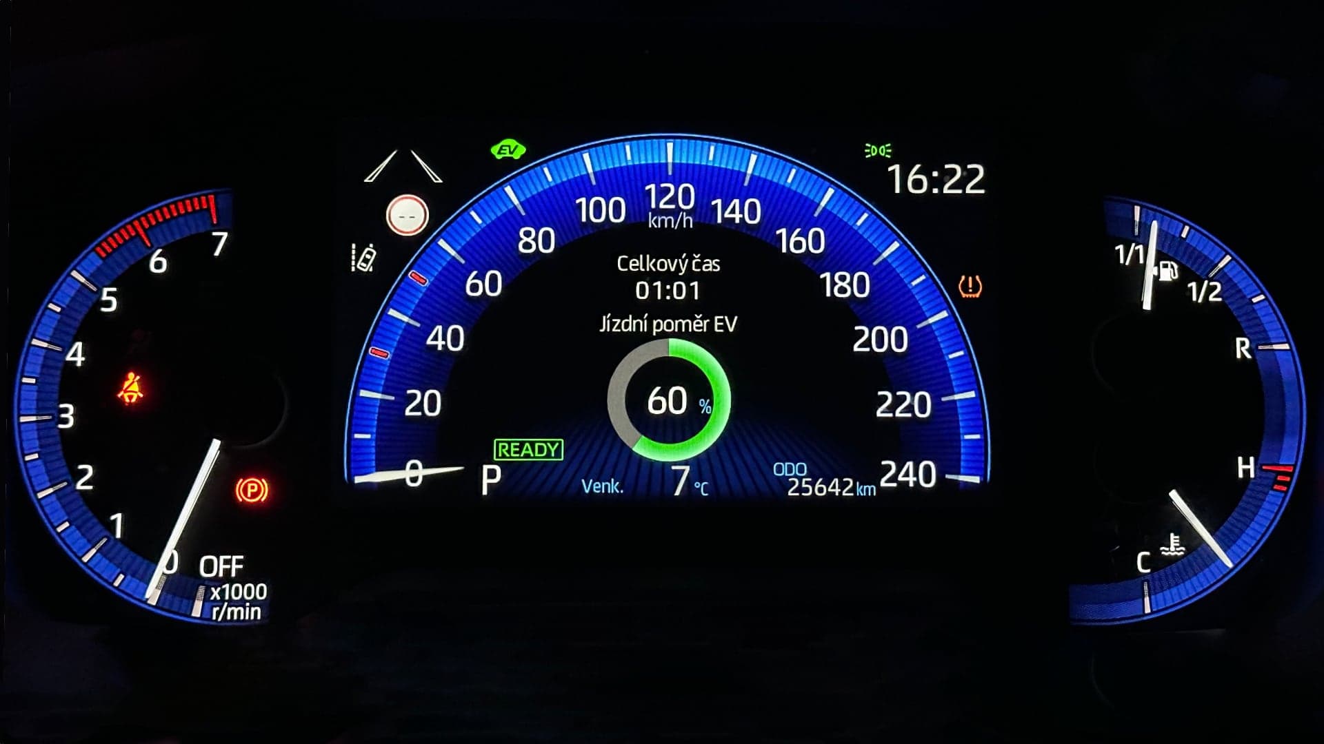 Palubní displej u Toyoty Corolla Hybrid
