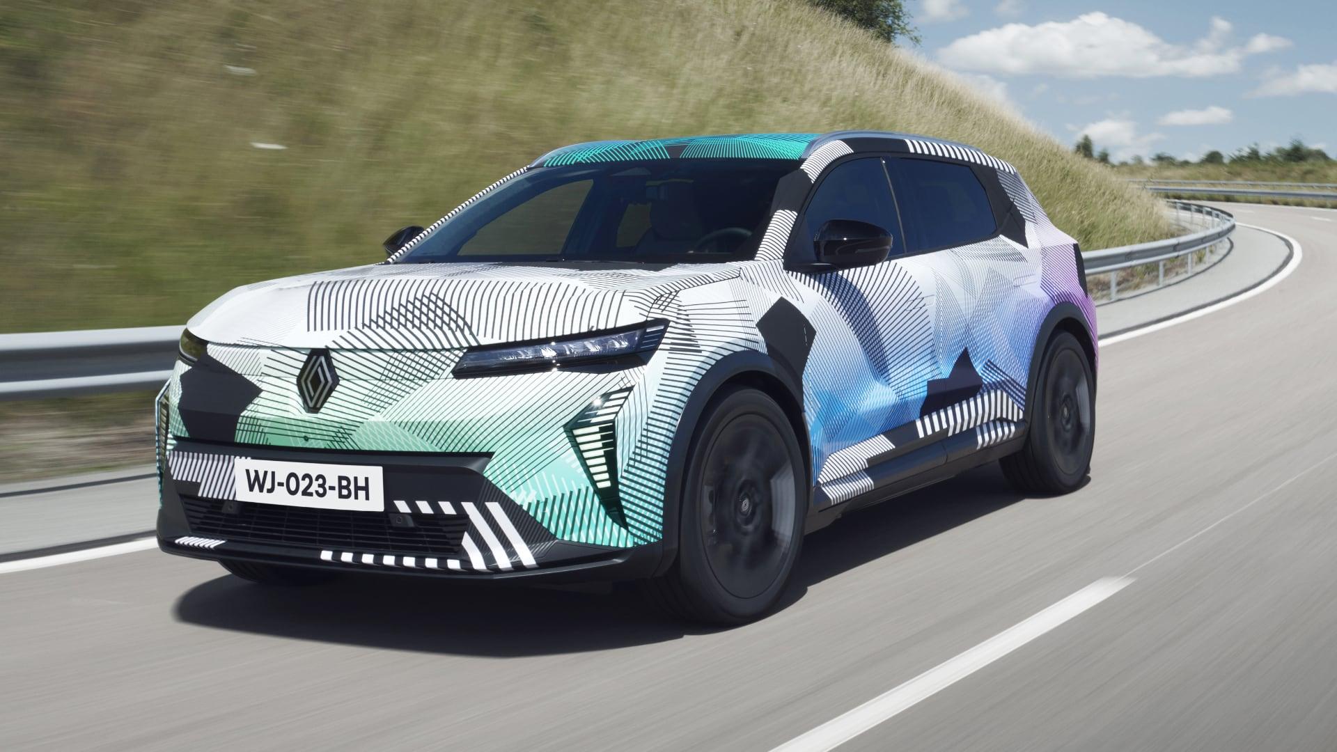 Nový Renault Scénic E-Tech se poprvé odhaluje. Bude to trefa do černého?