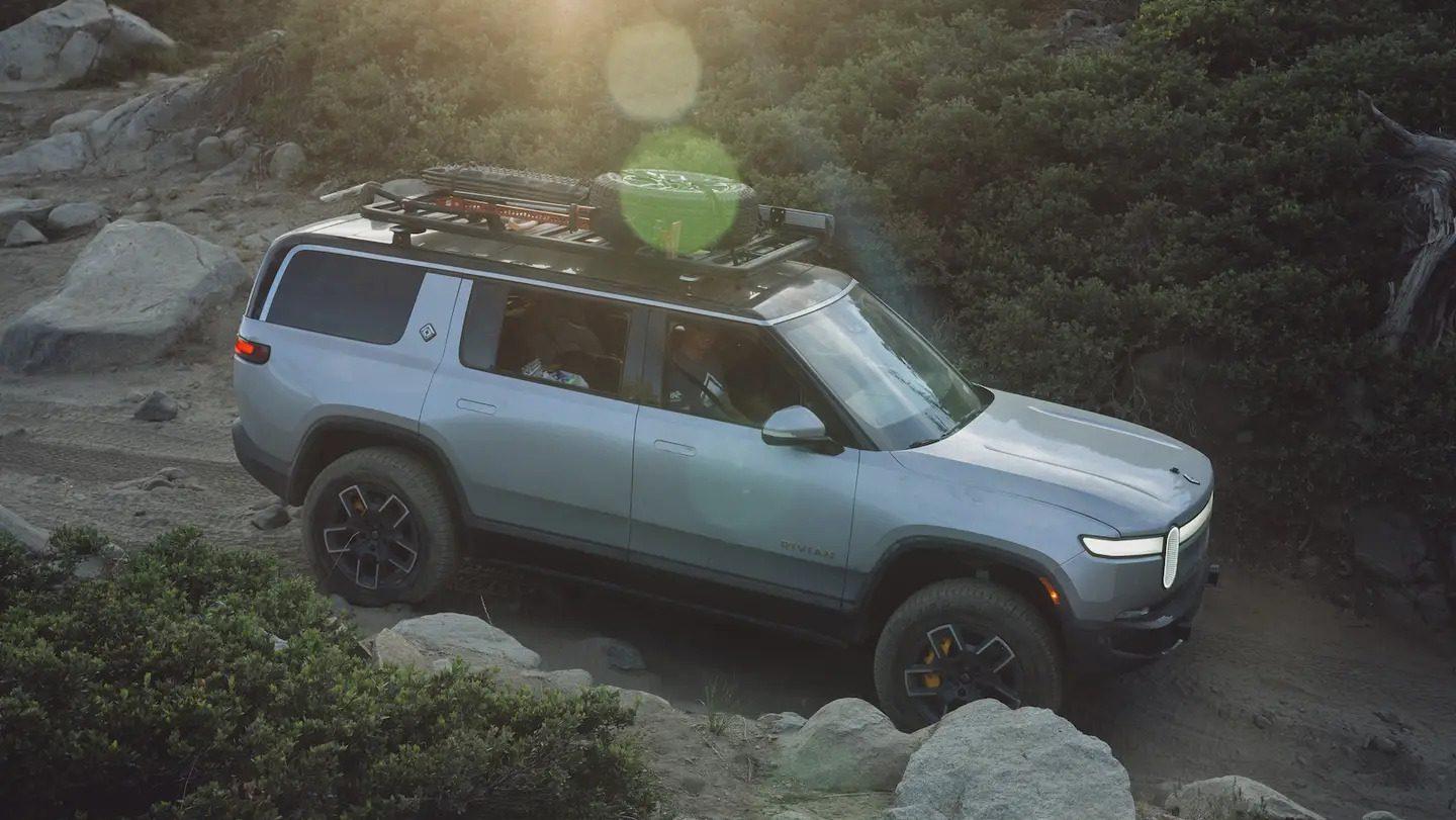 Rivian R1S je prvním elektromobilem, který zdolal náročnou cestu Rubicon Trail