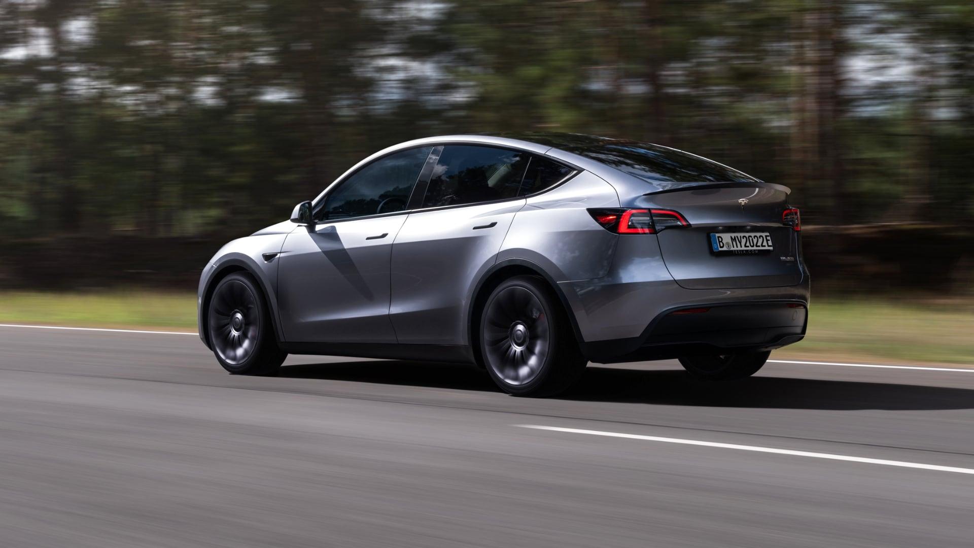 Tesla Model Y (2023) Quicksilver