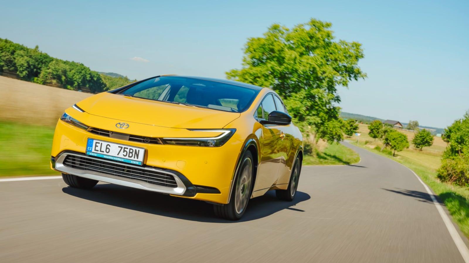 Toyota testuje automobil, který odsává CO2 z atmosféry. Ale ještě se neradujte