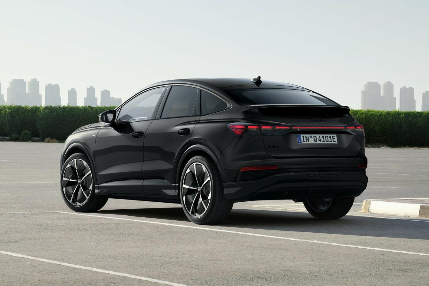 Audi Q4 e-tron (2024) oficiálně. Má dokonalejší motor, či rychlejší nabíjení