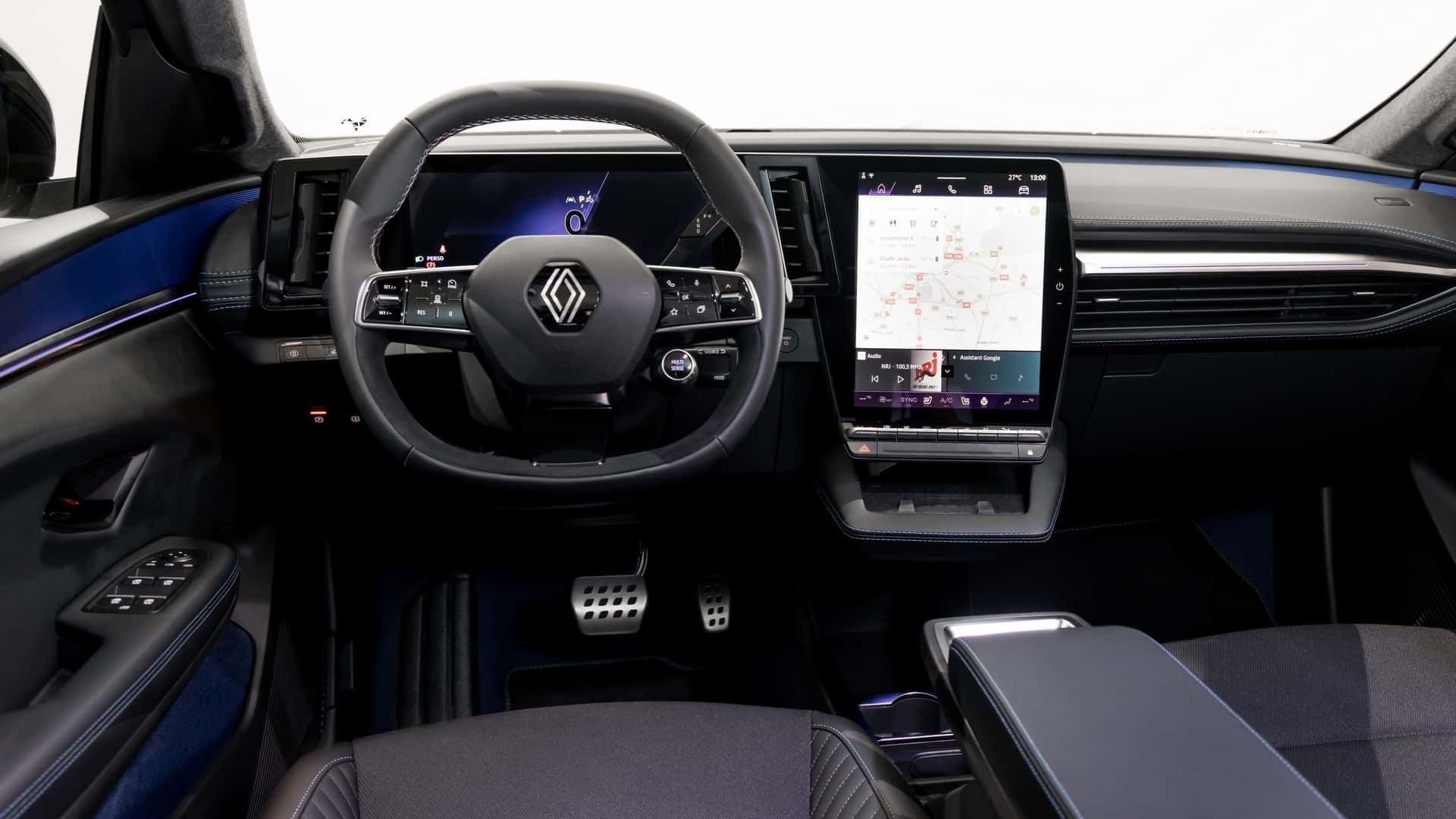 Renault Scénic E-Tech (2024) interiér