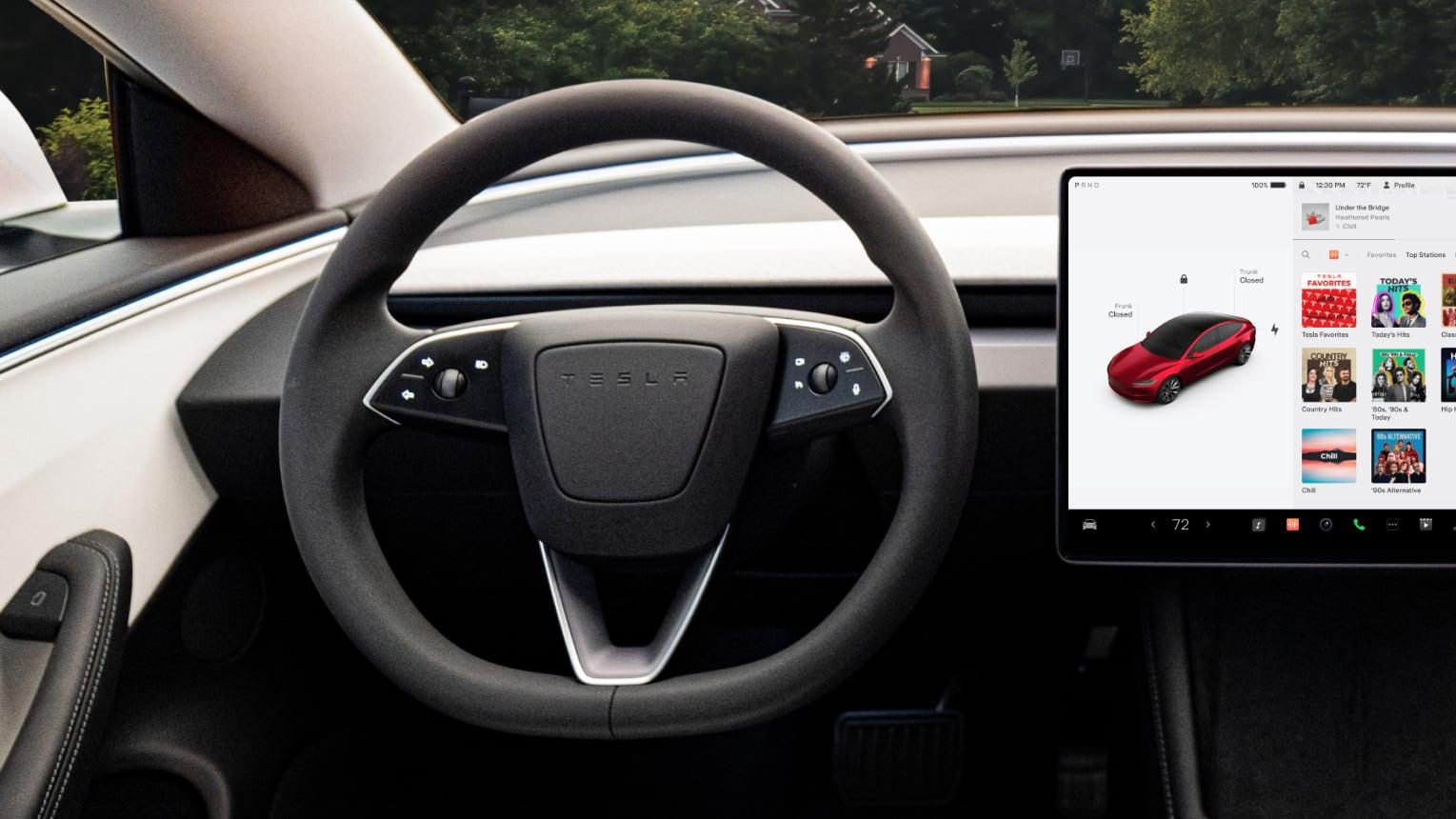 Proč Tesla odstranila všechny páčky pod volantem? Toto jsou 2 hlavní důvody