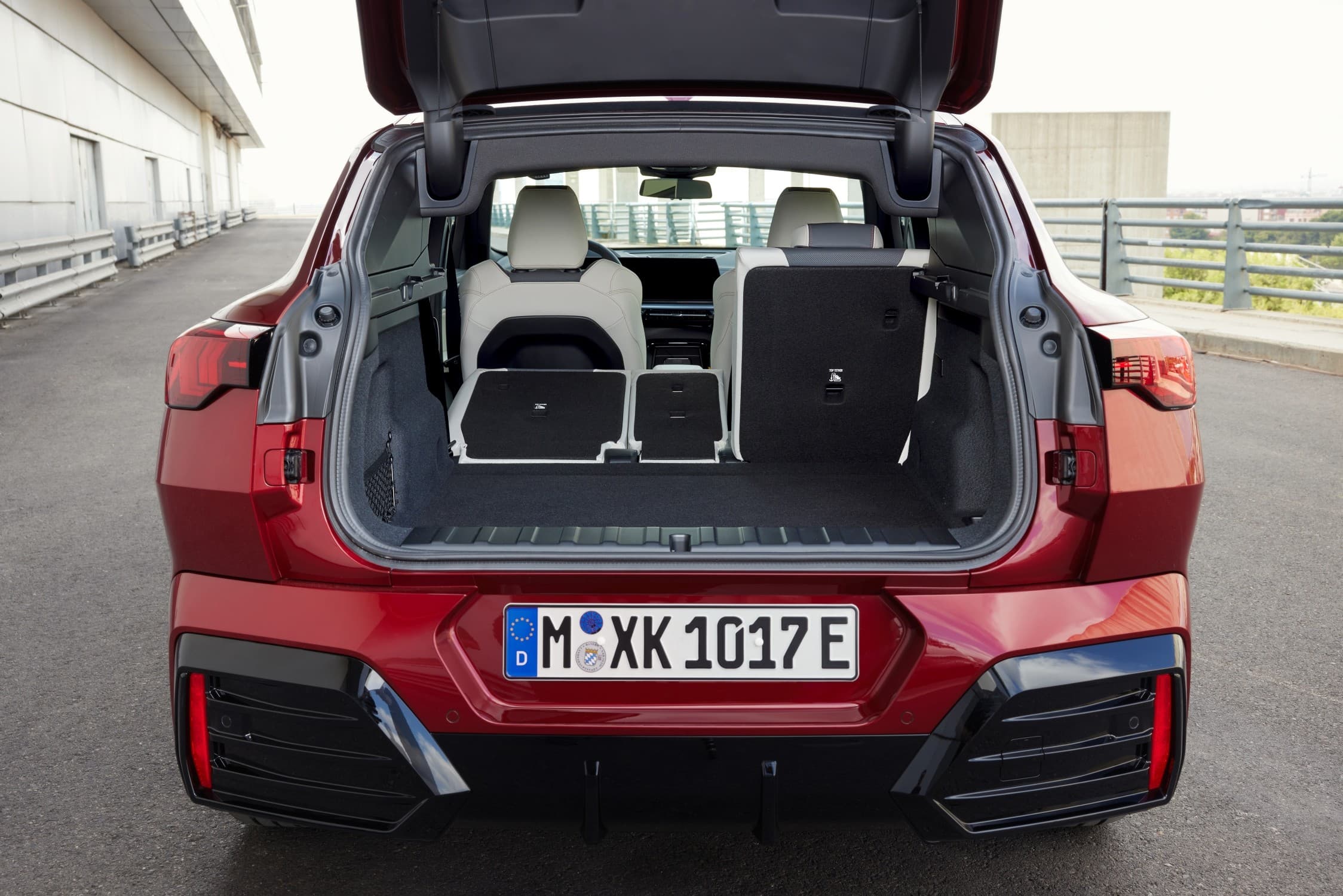 BMW iX2 zavazadlový prostor
