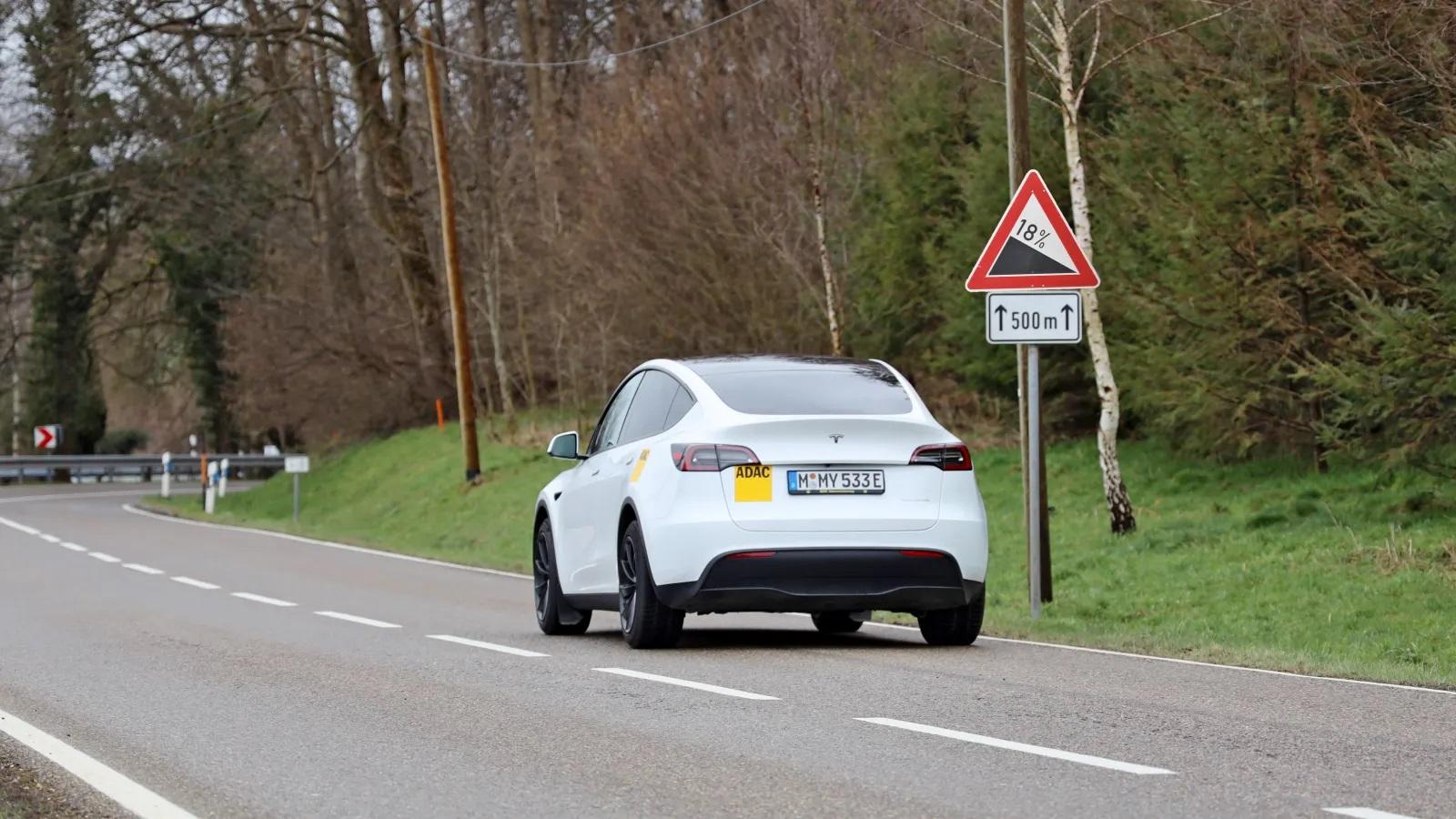 Kolik energie dokážou elektromobily získat rekuperací zpátky?