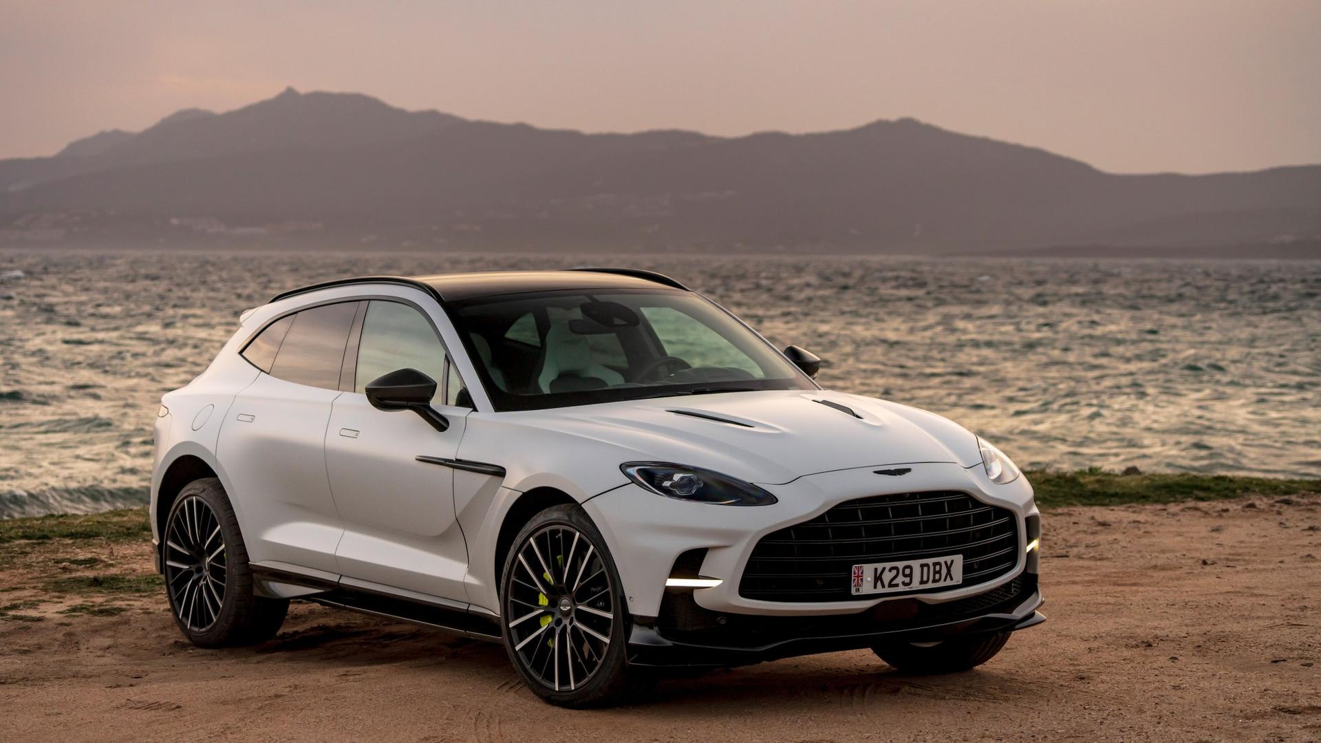 Aston Martin DBX (2024)