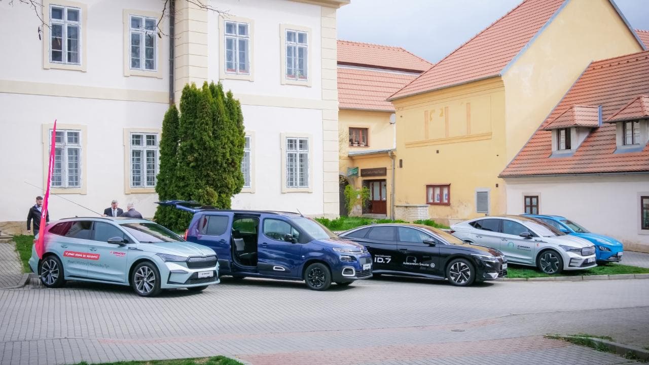 Sdílené elektrické vozy města Touškov
