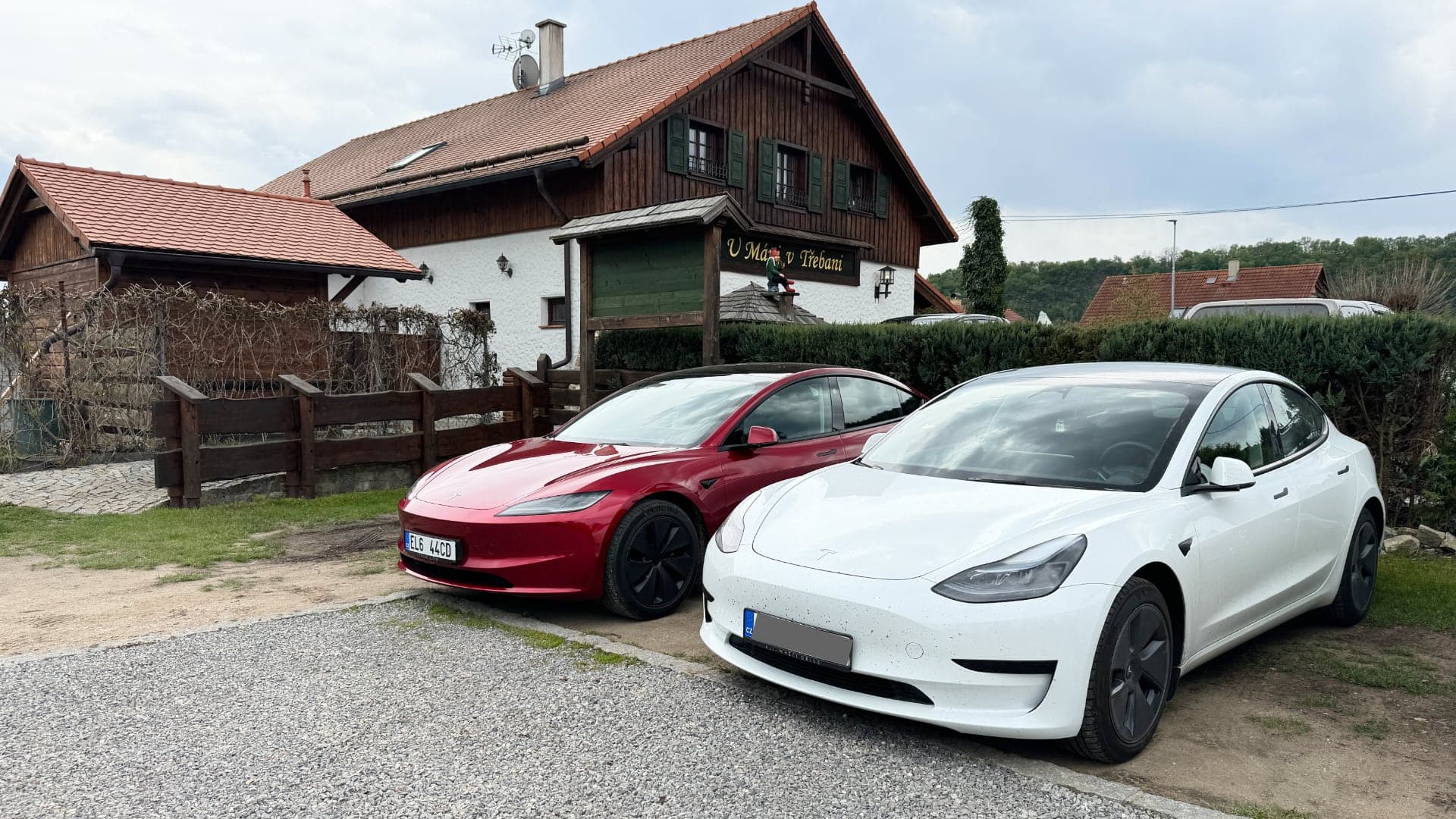 Porovnání staré vs nové Tesly Model 3