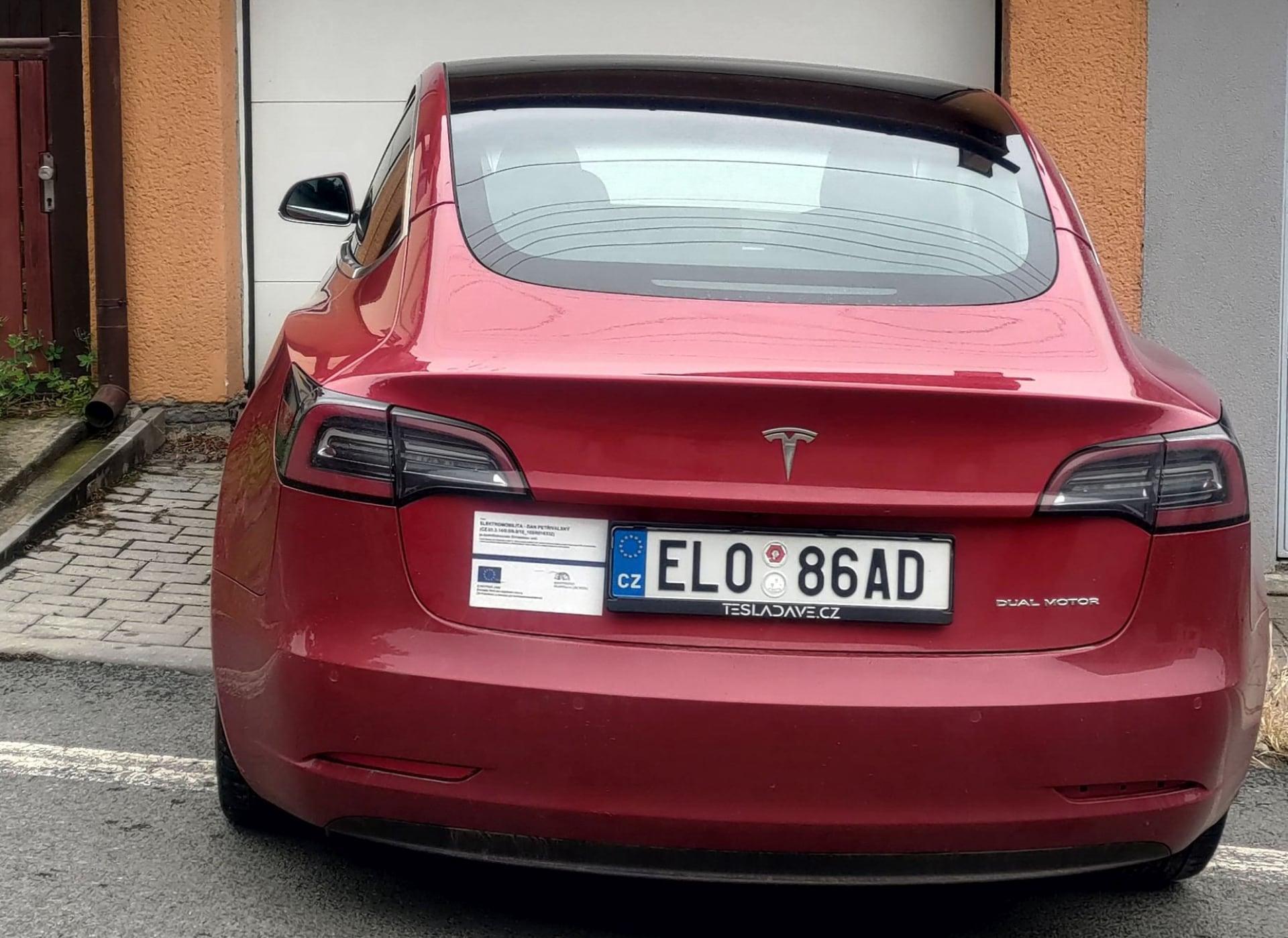 FO podnikající Dan Petřivalský do svého majetku pořídil elektromobil Tesla Model 3 a 2x nabíjecí stanici Tesla wallbox