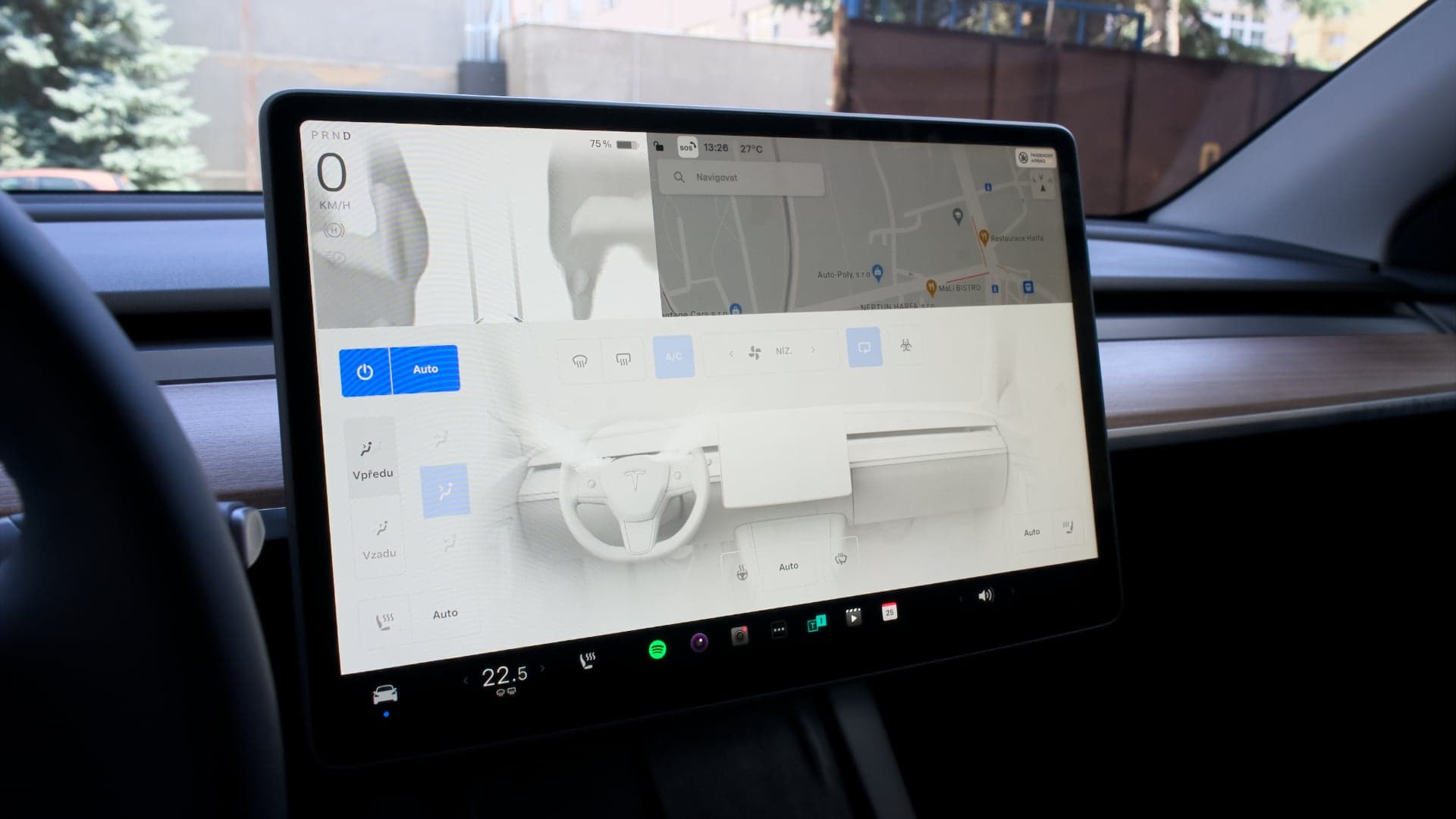 Tesla Model Y (2024) test