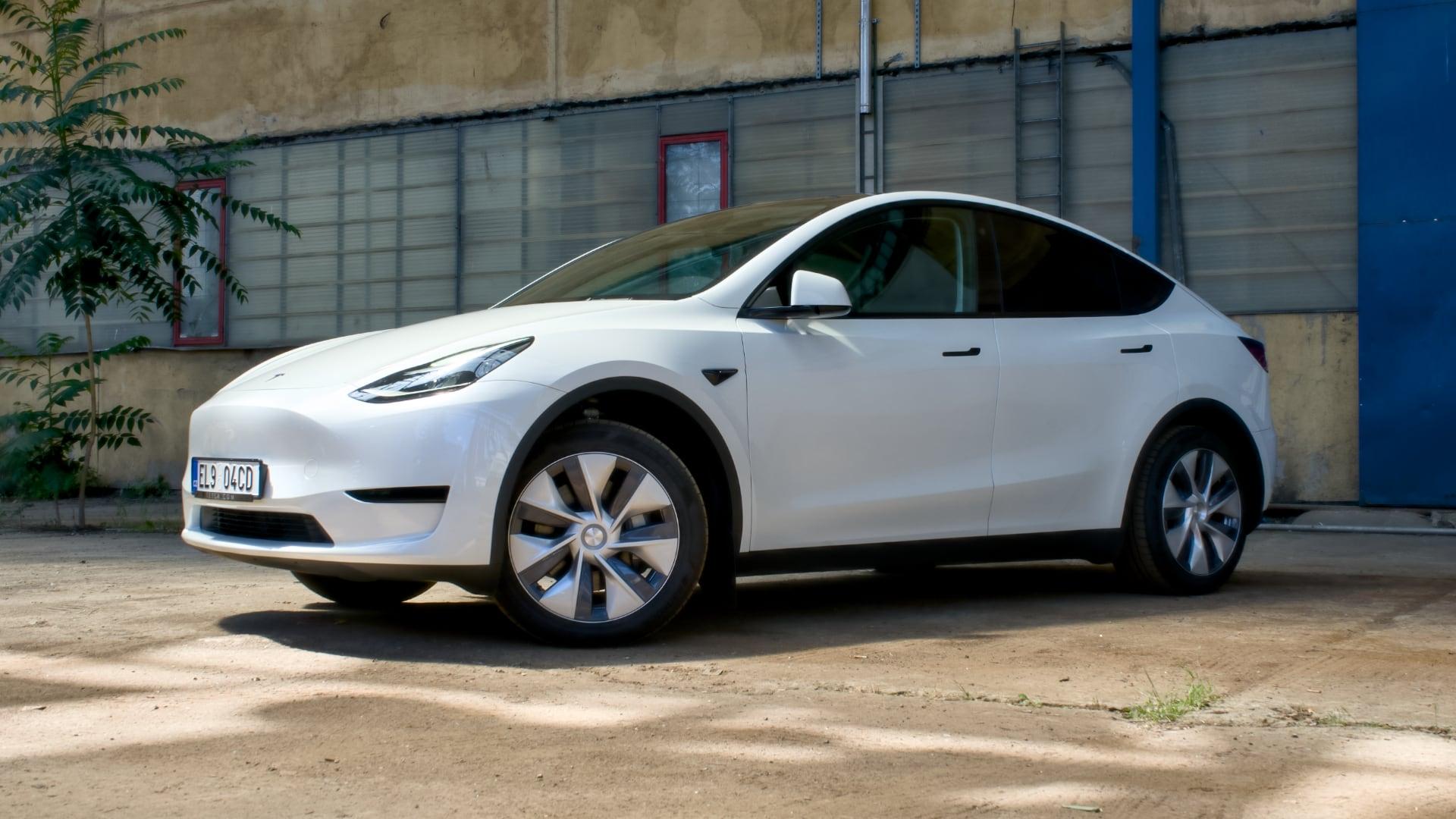 Tesla Model Y (2024) test