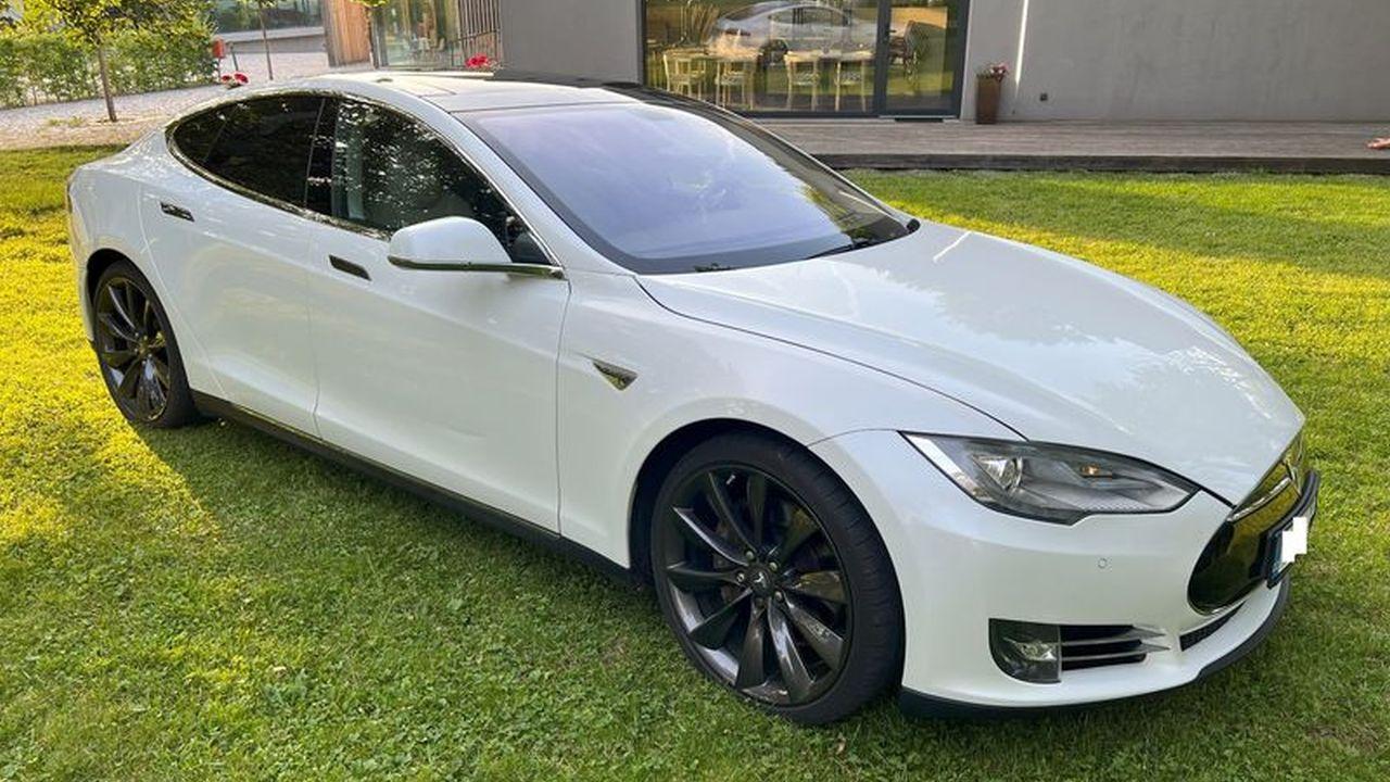 Tesla Model S na inzertním serveru | foto: Sauto.cz